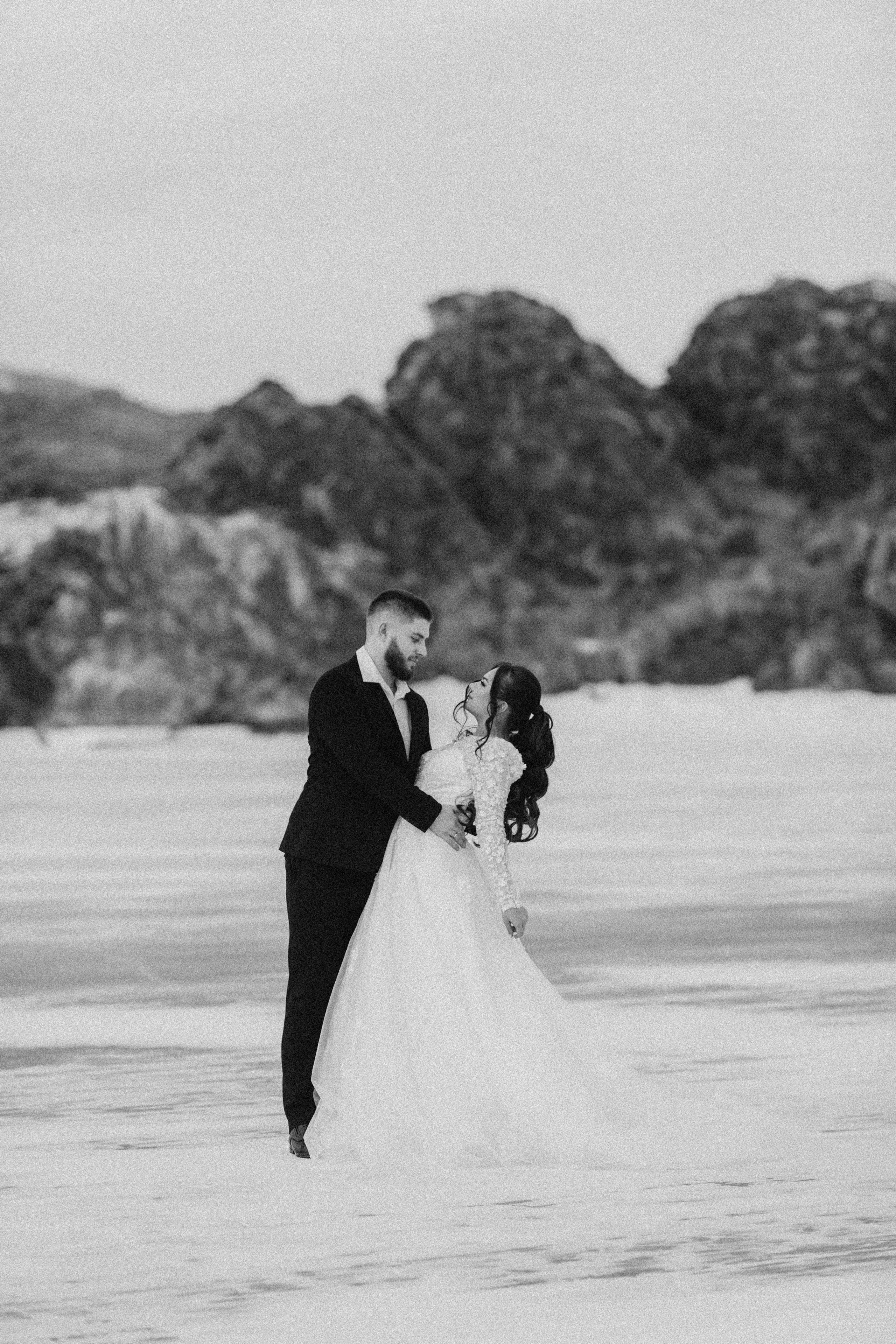 Свадебная зимняя съемка на Байкале. Главная