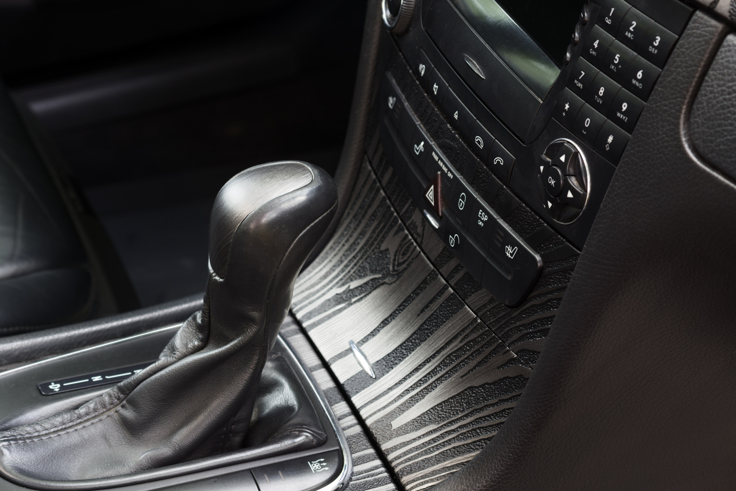 Фотосъемка автомобиля Mercedes для Evil Painter. Интерьерный фотограф и ретушер в Красноярске Денис Антропов