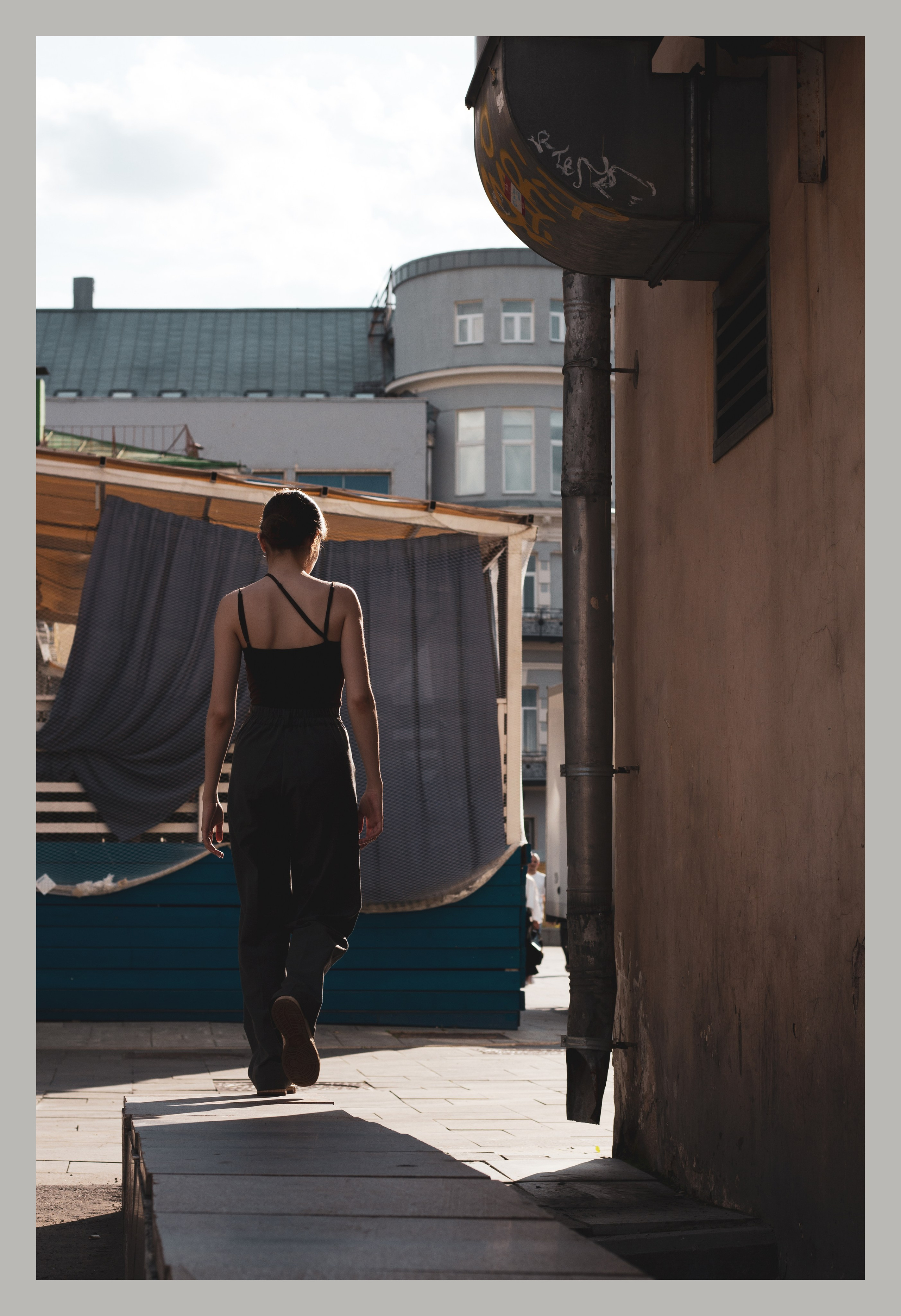 Уличная съемка — Виктория. Портретный фотограф в Орле. Готовые фото за 3 дня! Помощь в позировании. Советы по организации