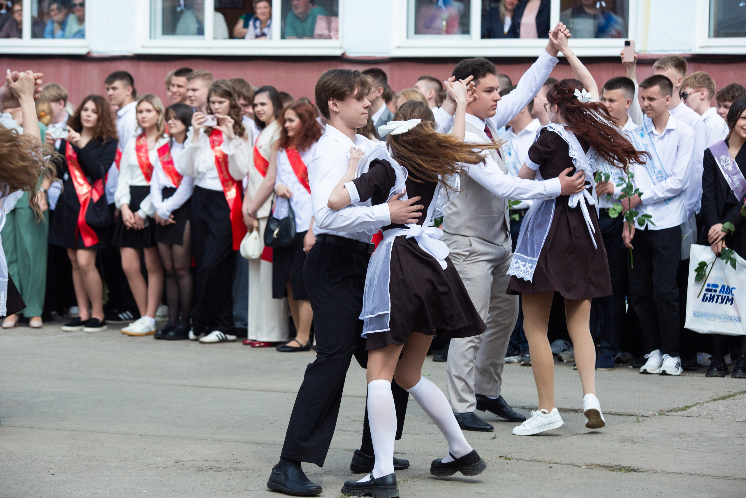 ПОСЛЕДНИЙ ЗВОНОК 2025 9 ШКОЛА. ТВОЙ АЛЬБОМ / ТВОИ ПРАВИЛА