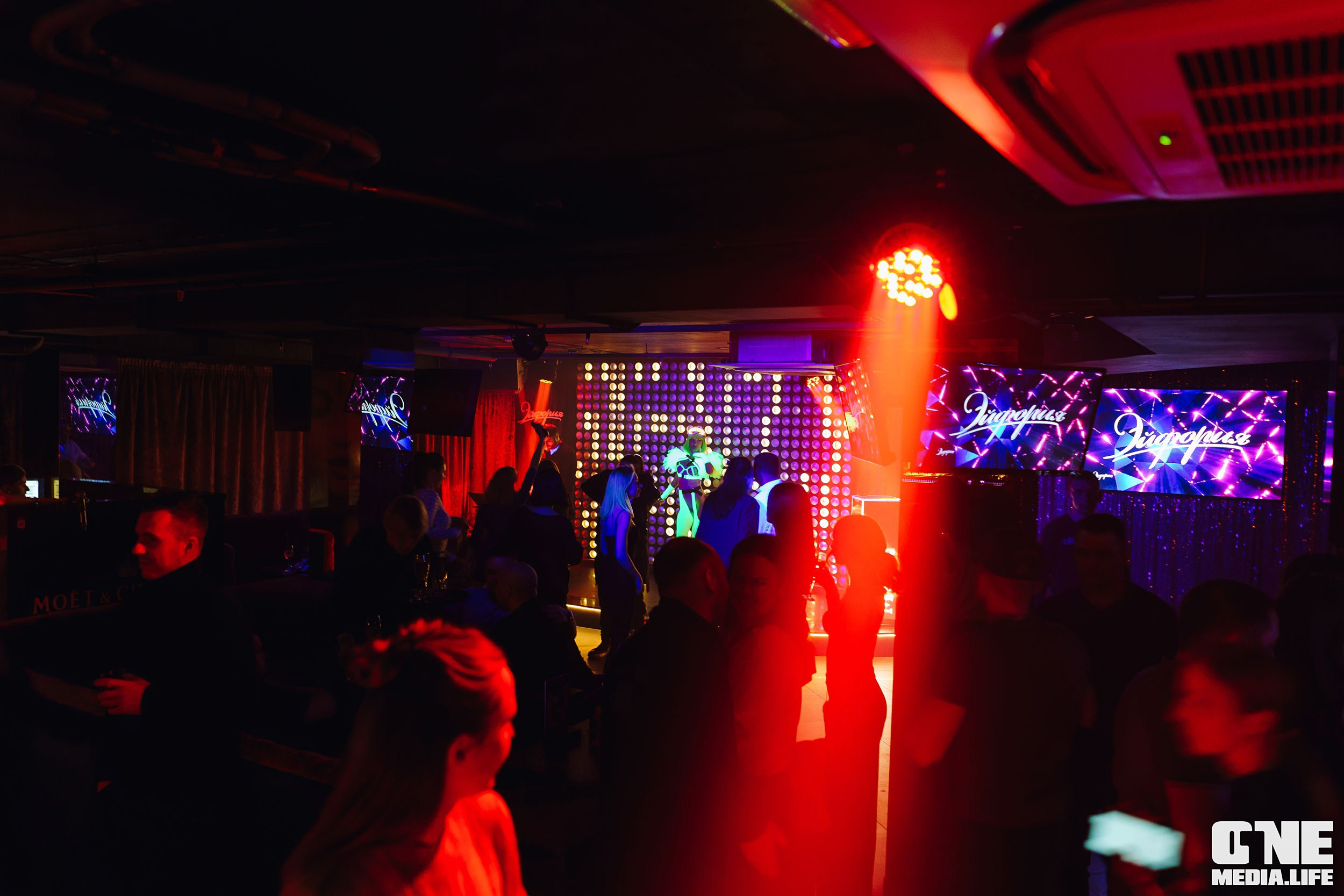 Фоторепортаж из караоке-клуба Эйфория. One Media Life: фоторепортажи, фотоотчеты с мероприятий и заведений