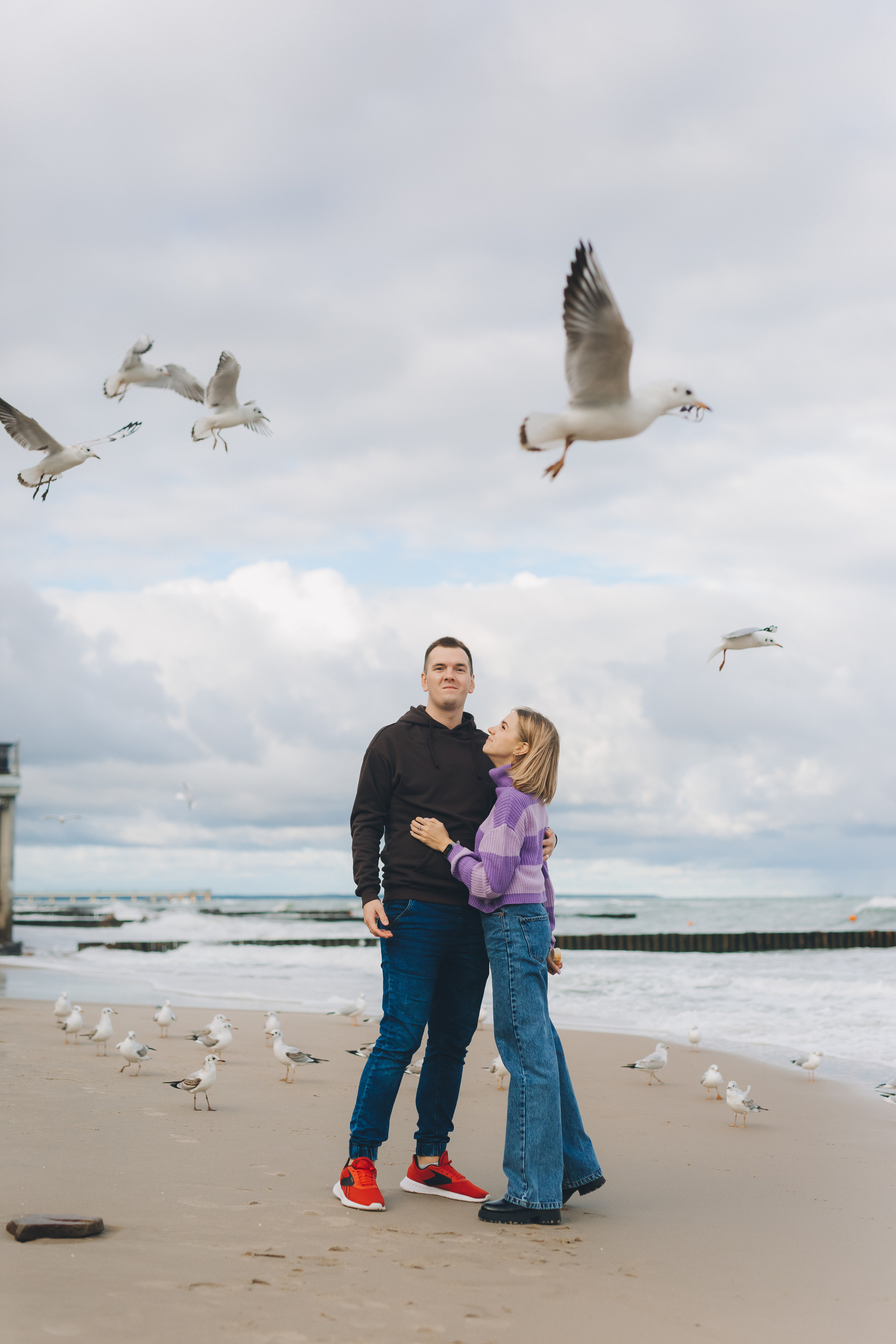 Александра с супругом и осенняя Балтика. Фотограф Зеленоградск Красильникова Елена