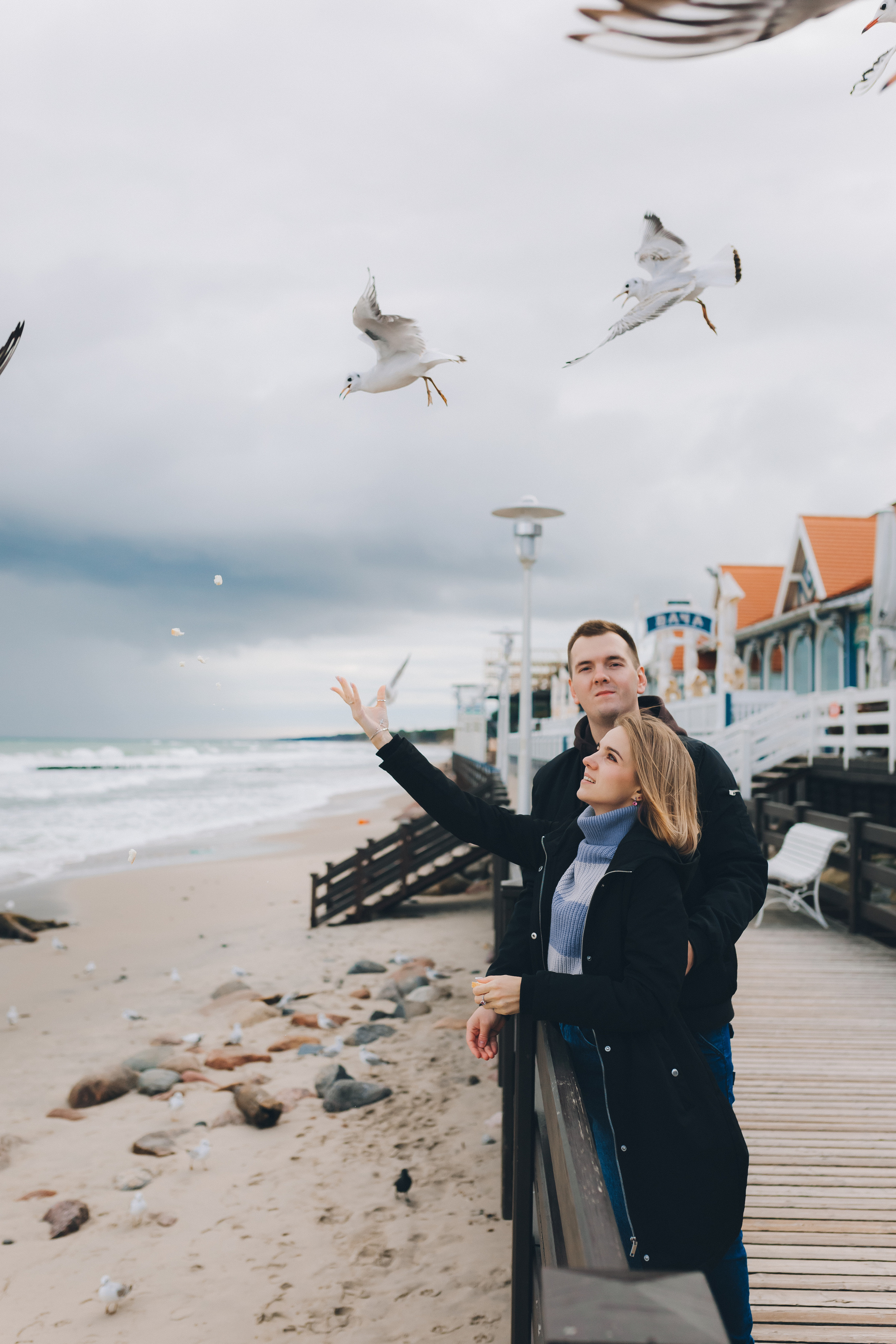 Александра с супругом и осенняя Балтика. Фотограф Зеленоградск Красильникова Елена