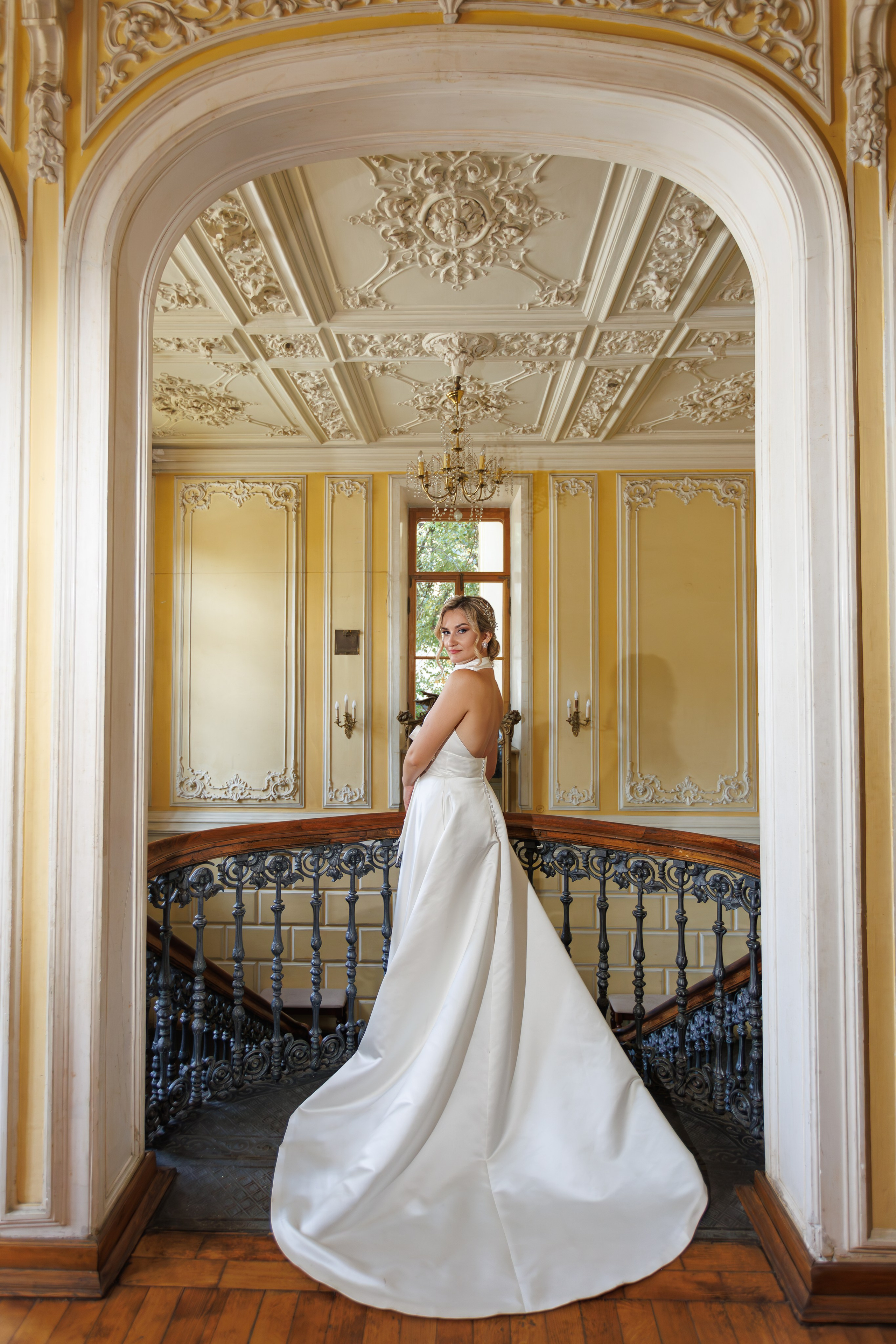 Свадебная фотосессия в библиотеке-читальне им А. С. Пушкина. Свадебный фотограф Москва и МО Сергей Киржаев