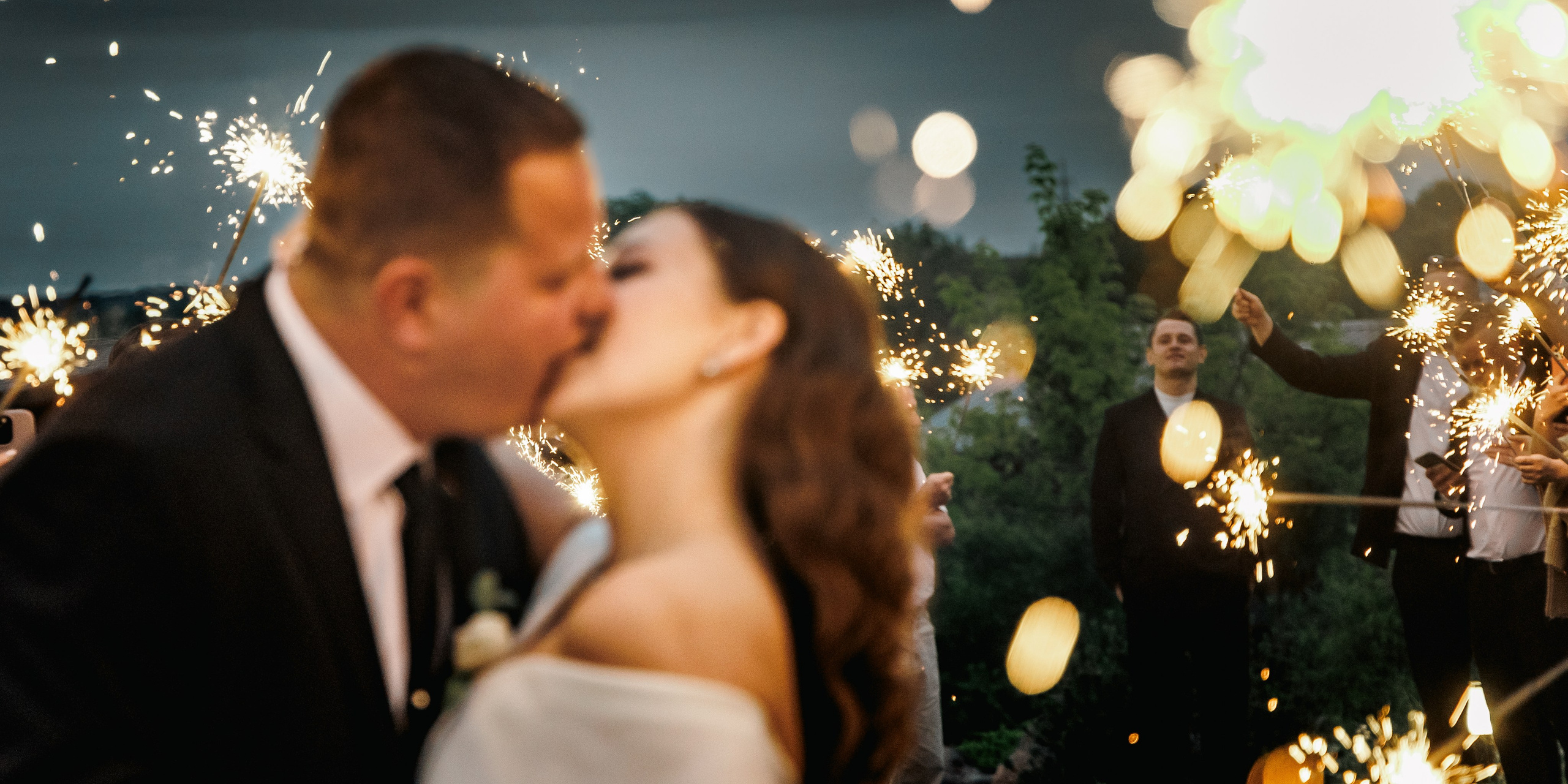 Данил и Любовь, мои фото с этого праздника. я был гость). Свадебный и семейный фотограф в г. Волхов Алексей Кочерыжкин