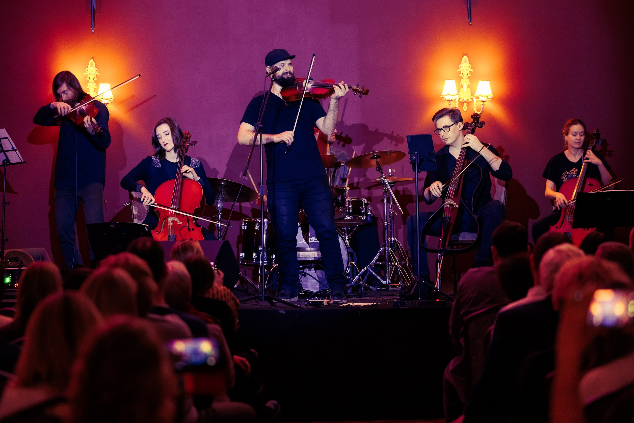 Концерт ATOMIC CELLOS в пространстве FREEDOM. Фотограф в Санкт-Петербурге — Сергей Петров