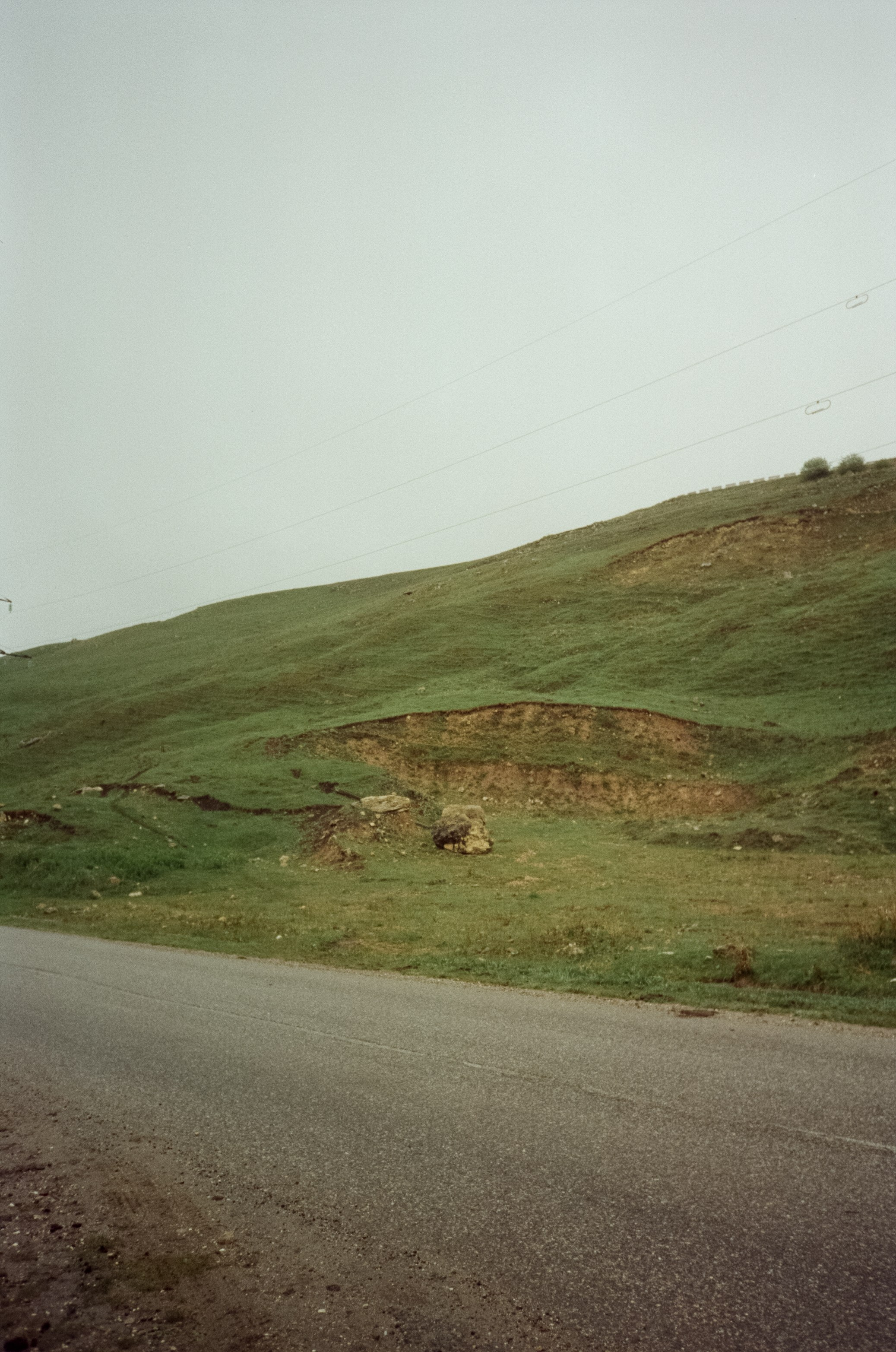 Дорога на Джилы-Су в дождливое утро. Туман. Фотограф-документалист Мария Осокина