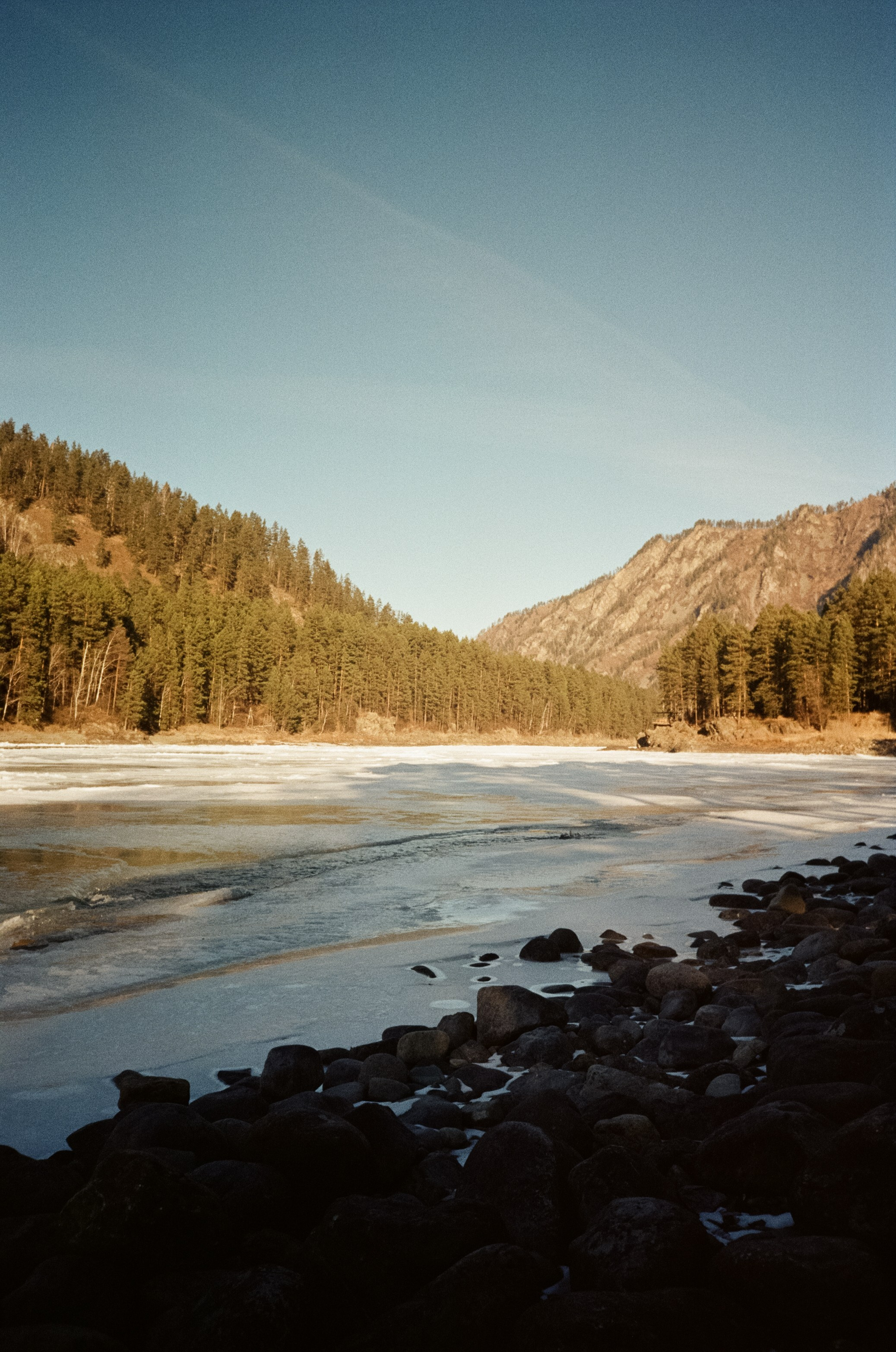Панорама Катуни, торосы и виды с качелей на горе. Фотограф-документалист Мария Осокина