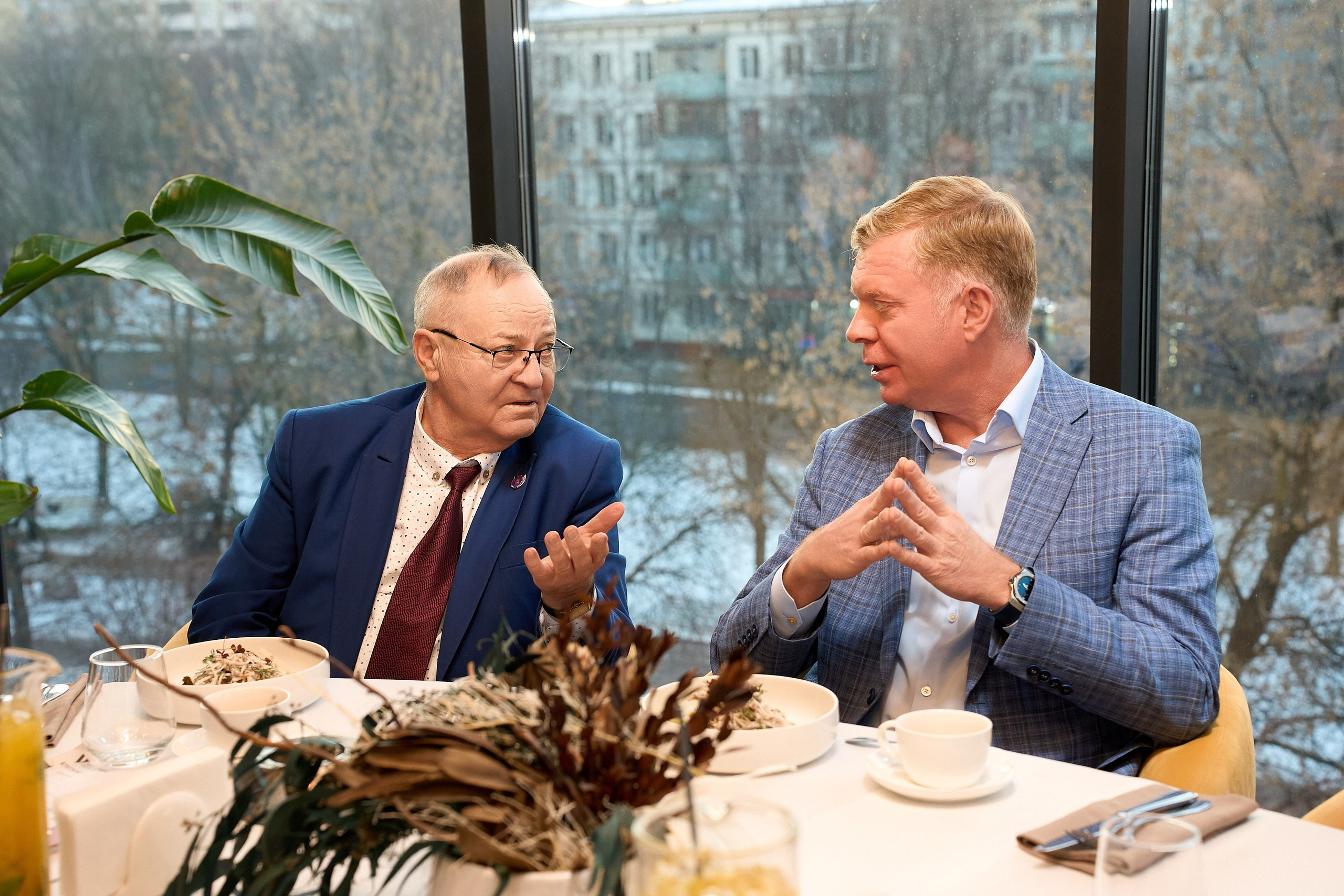 Фотограф для выставок и конференций Баку | Качественный репортаж для компании