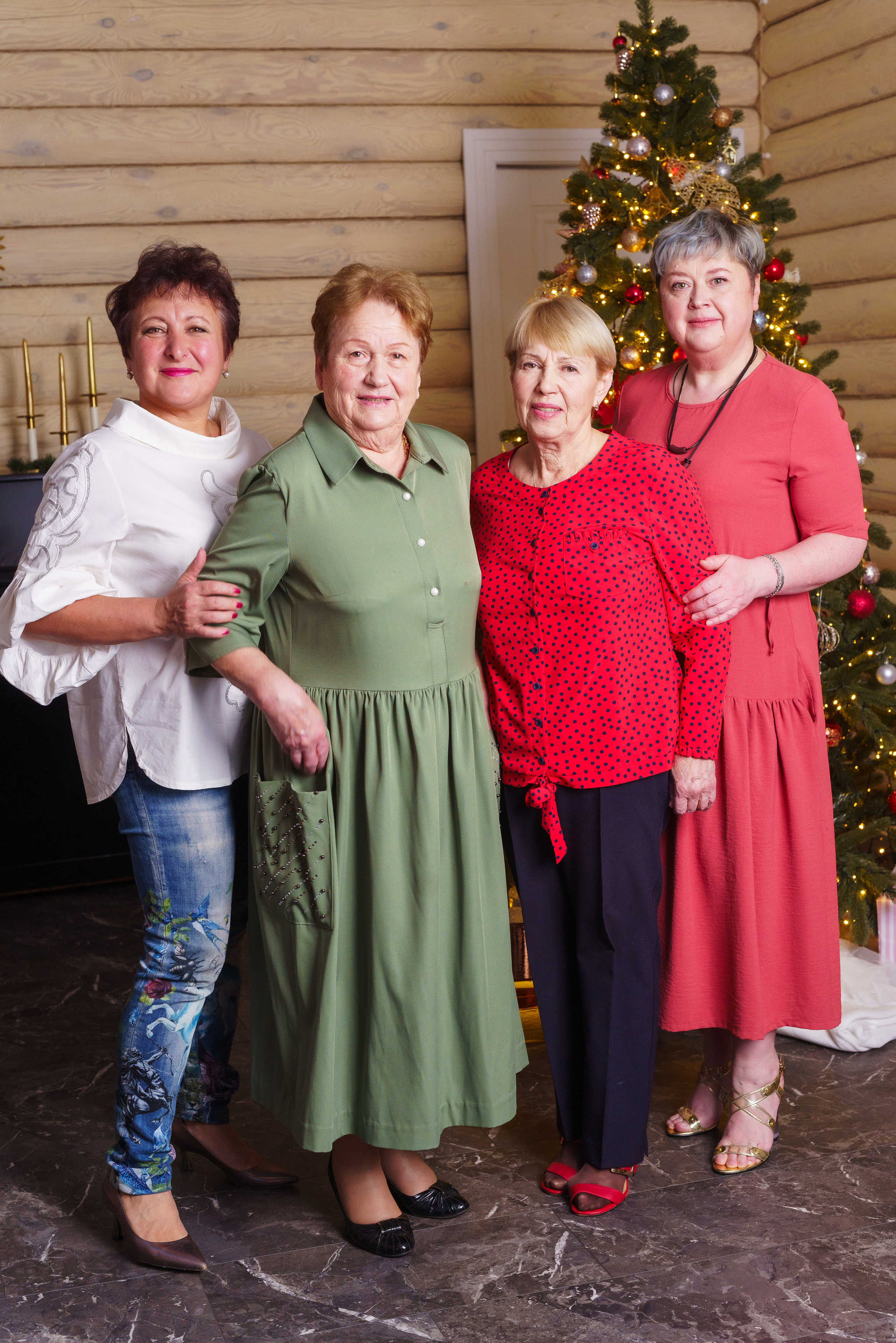 Фотосессия в подарок для мамы!. Студия коммерческой съемки ХВОЯ