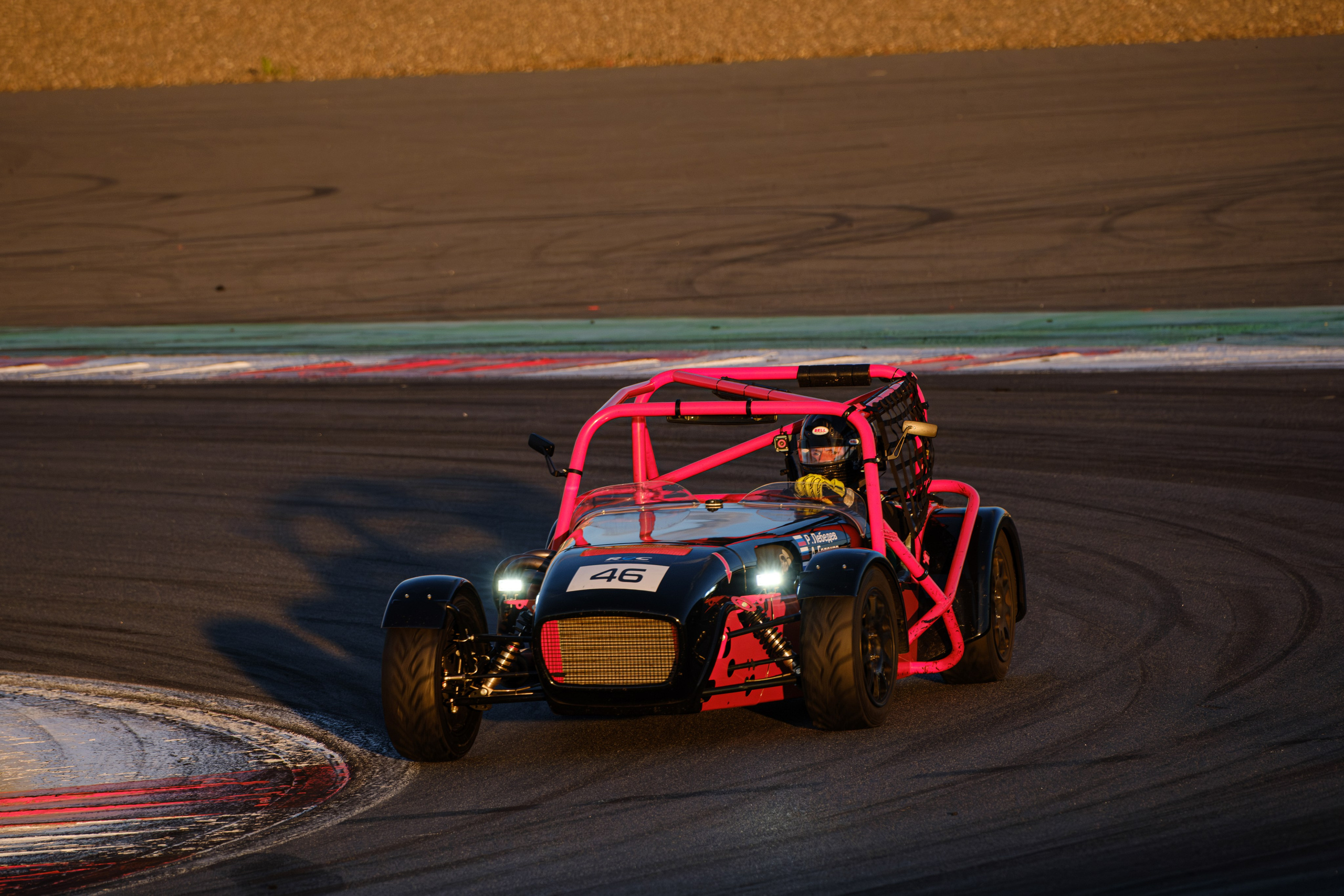 Российская серия гонок на выносливость. Авто и мотоспорт — фотограф Антон Медведев iCoguar