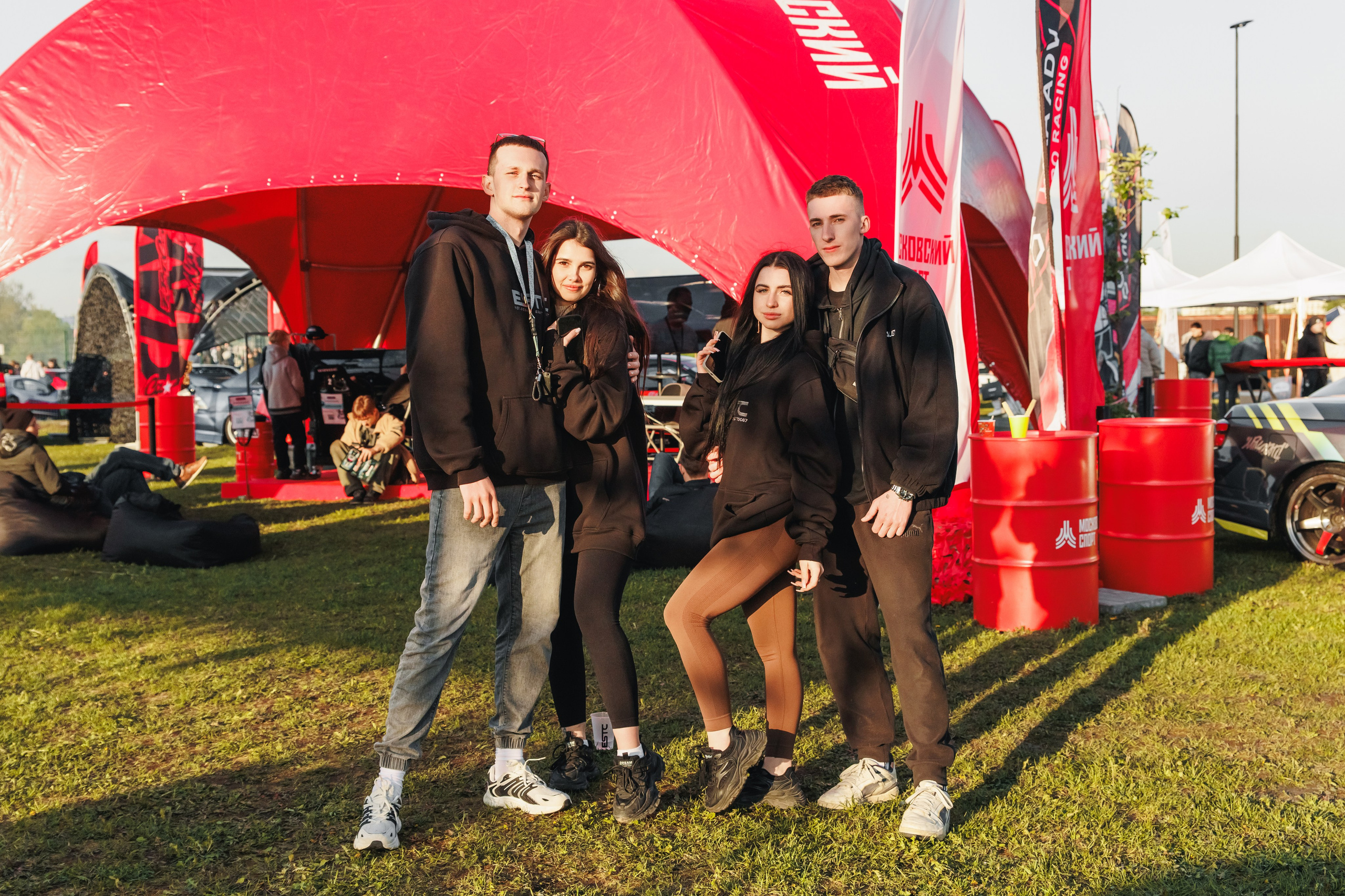 Выставка и дрифт машин. Репортажный фотограф. Москва. Алина Ланская