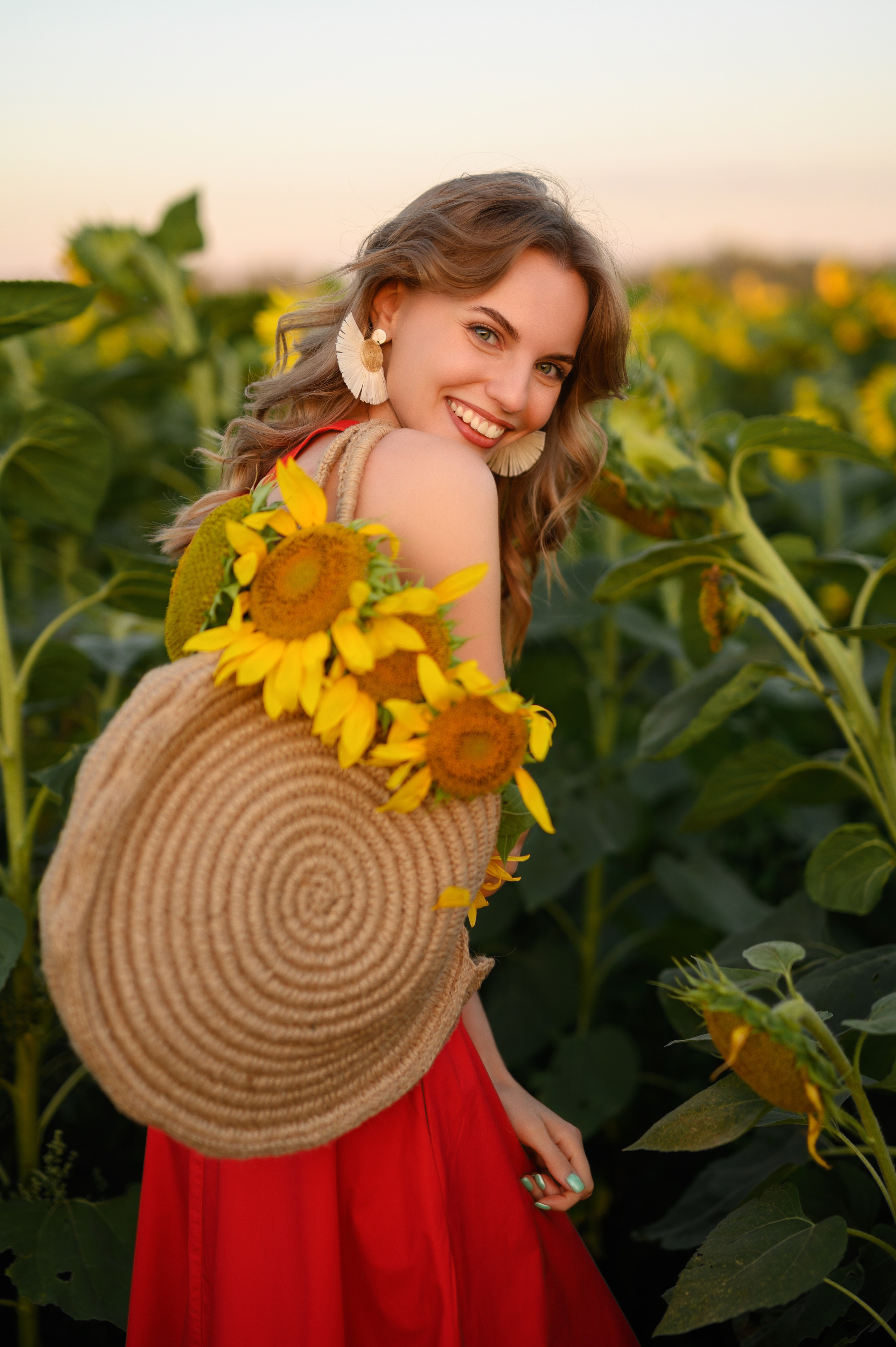 Анна | съемка в подсолнухах. Фотограф в Краснодаре Скубицкая Альбина