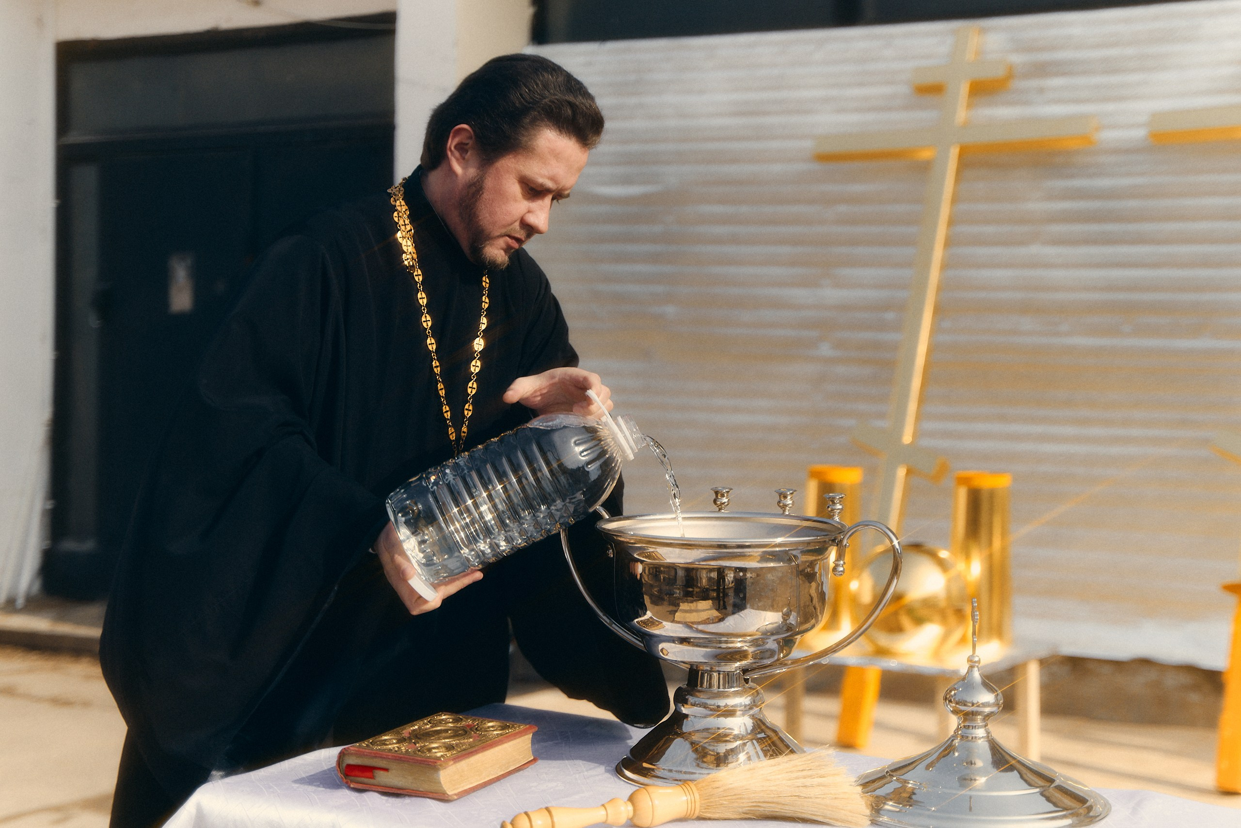 Освящены четыре накупольных креста для Георгиевской церкви в Торжке