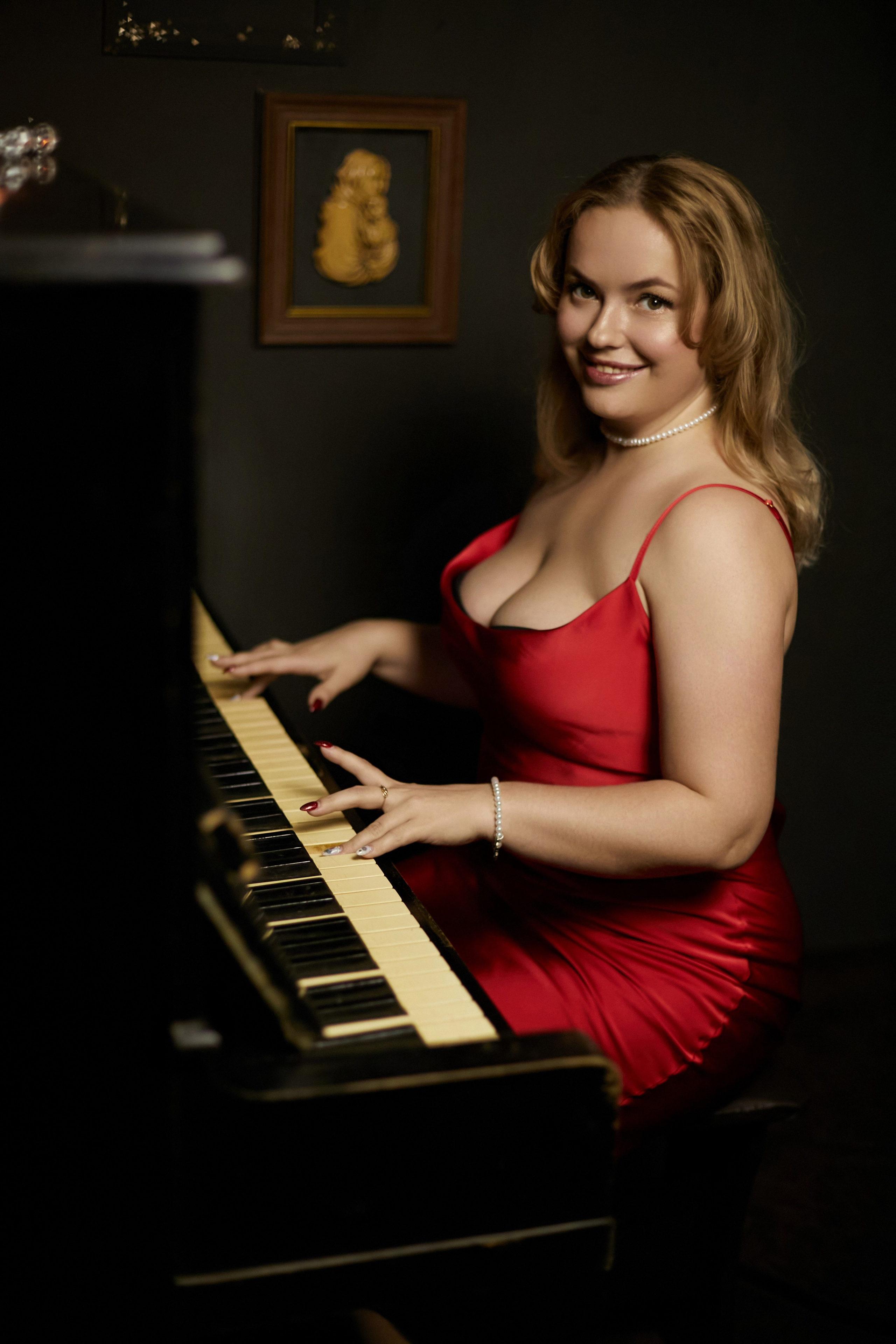 «Красное платье, темный шоколад». Свадебный и креативный фотограф в ЮФО и МСК