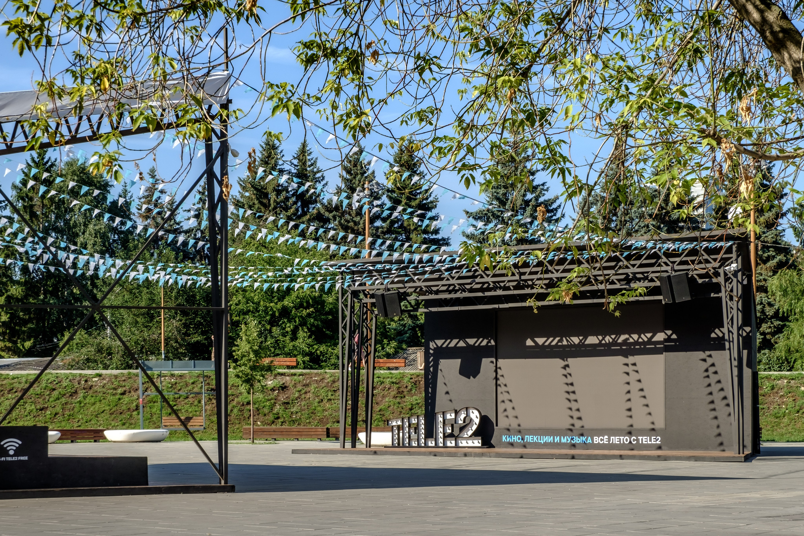 Павильон TELE 2 в центре Екатеринбурга. Интерьерный фотограф. Фотограф архитектуры