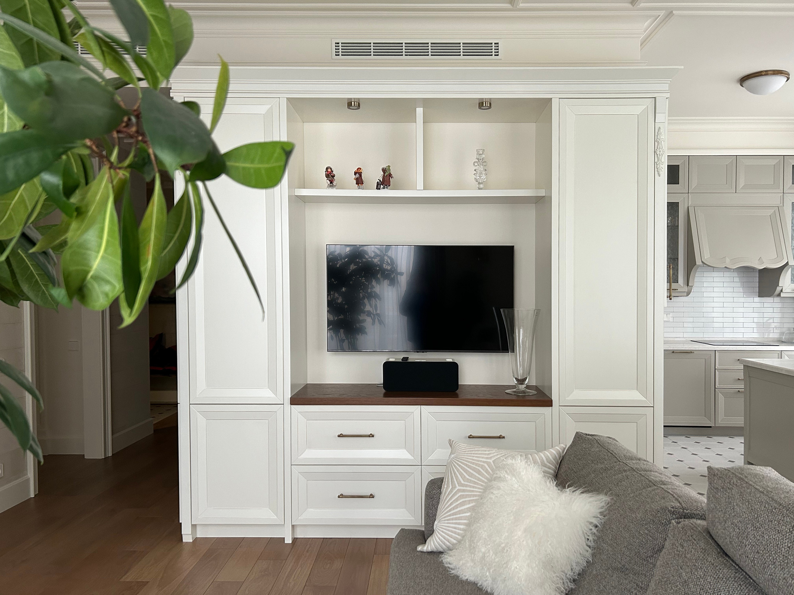 Дизайн интерьера 4-комнатной квартиры в стиле неоклассика в Москве ЖК Прайм парк. Ольга Саакян Ι Дизайн интерьера в Москве: планировка, подбор отделочных материалов, чертежи для строителей и надзор за ремонтом квартиры