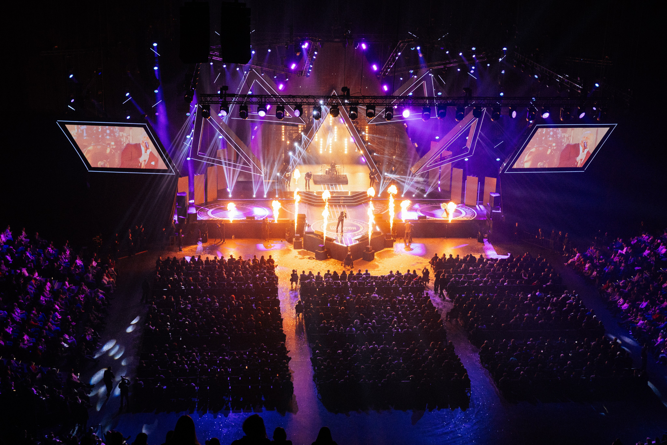 Фотограф на концерт Александр Чернин. Александр Чернин. Семейный и событийный фотограф