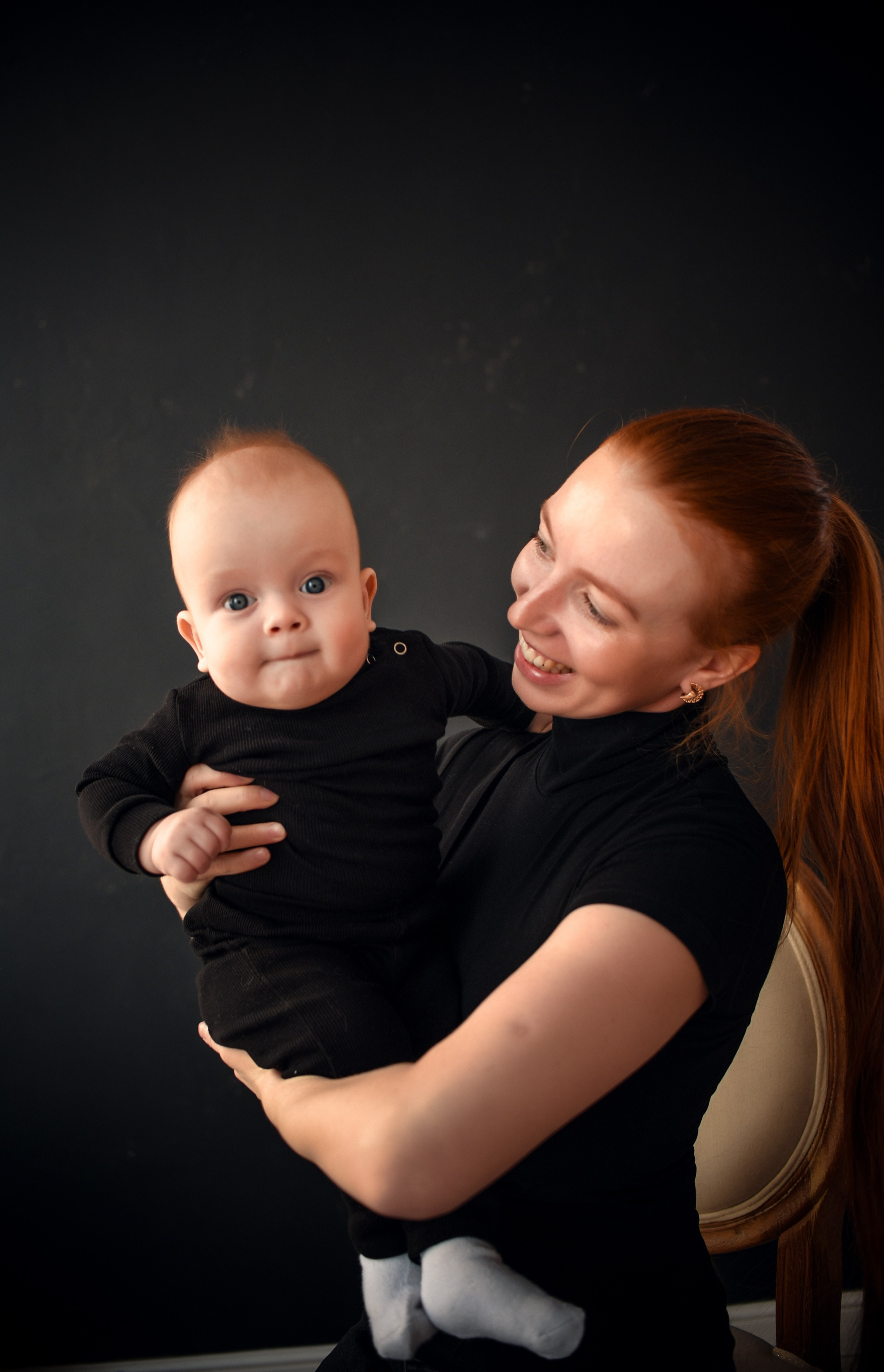 Семейная студийная фотосессия 3. Свадебный, семейный, детский, контент фотограф в Омске Максим Ильин