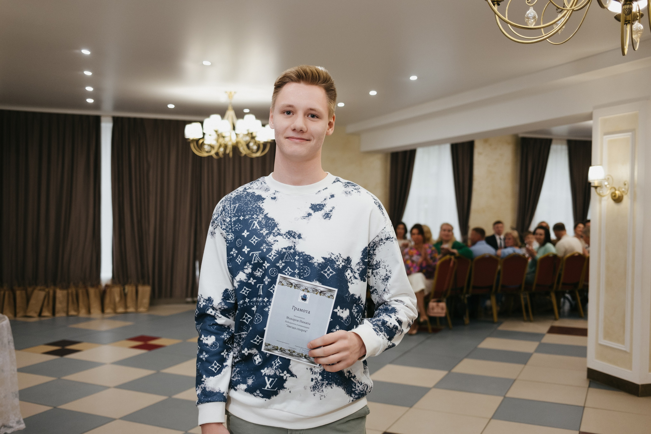 Выпускной 11 класс школы № 30. Свадебный и репортажной фотограф Денис Ожигин в Краснодаре и Краснодарском крае