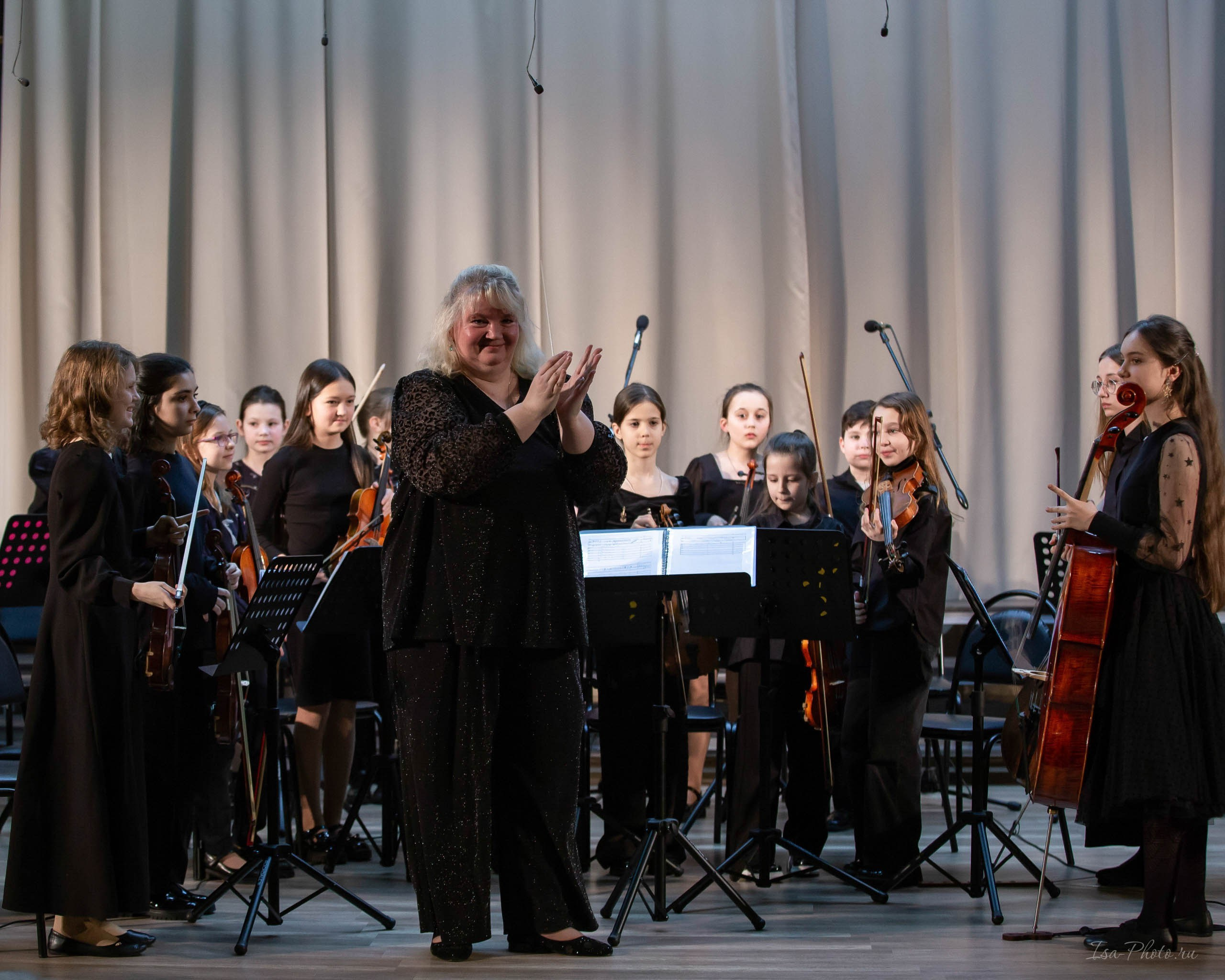 Отчётный концерт ДШИ им. Н.А. Римского-Корсакова. Струнный отдел. Репортажный фотограф в Москве