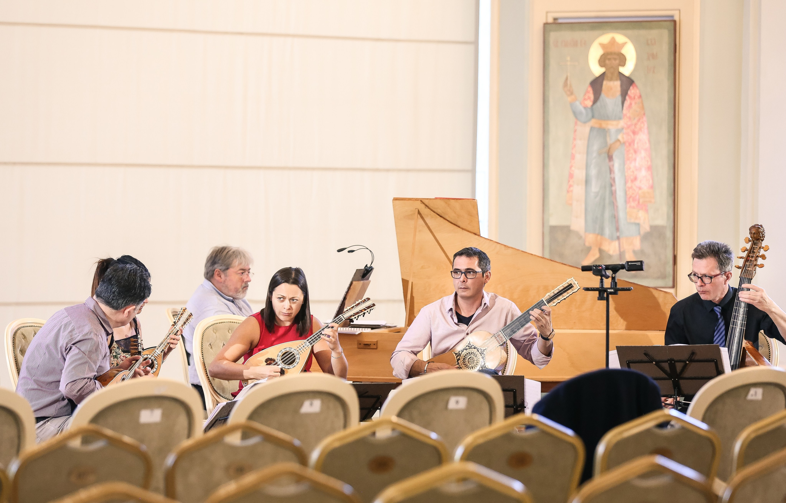 Путешествие мандолины. Дарья Письменюк / Darya Leitstern — фотограф, музыкант, журналист, путешественник