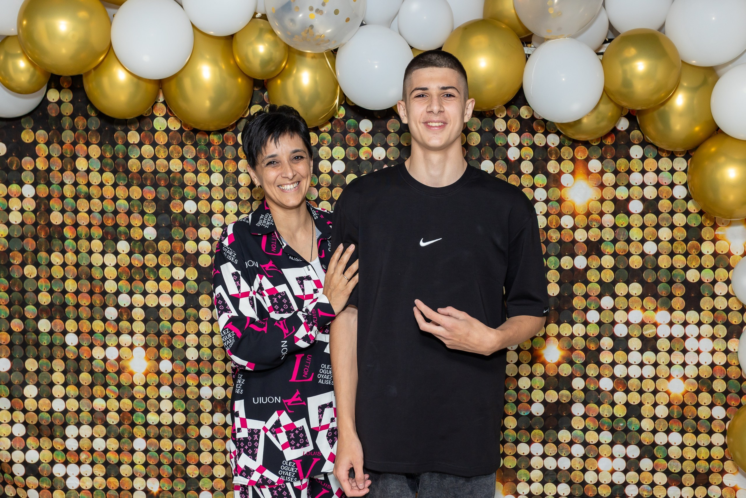 Вручение аттестата и выпускной вечер. Выпускные альбомы Майкоп, Краснодар Елена Золотарева