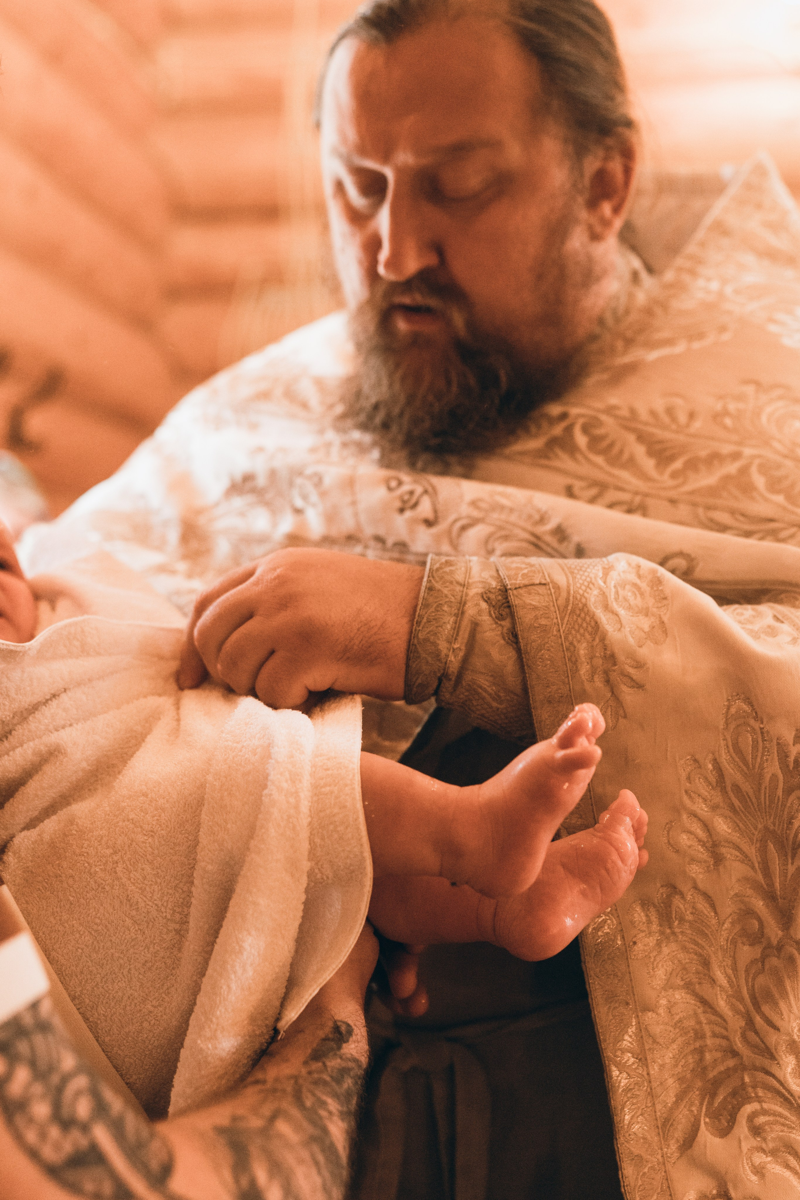Таинство крещение в Москве. Семейный, ньюборн фотограф, фотограф на роды в Москве, Виктория Тюльдюкова