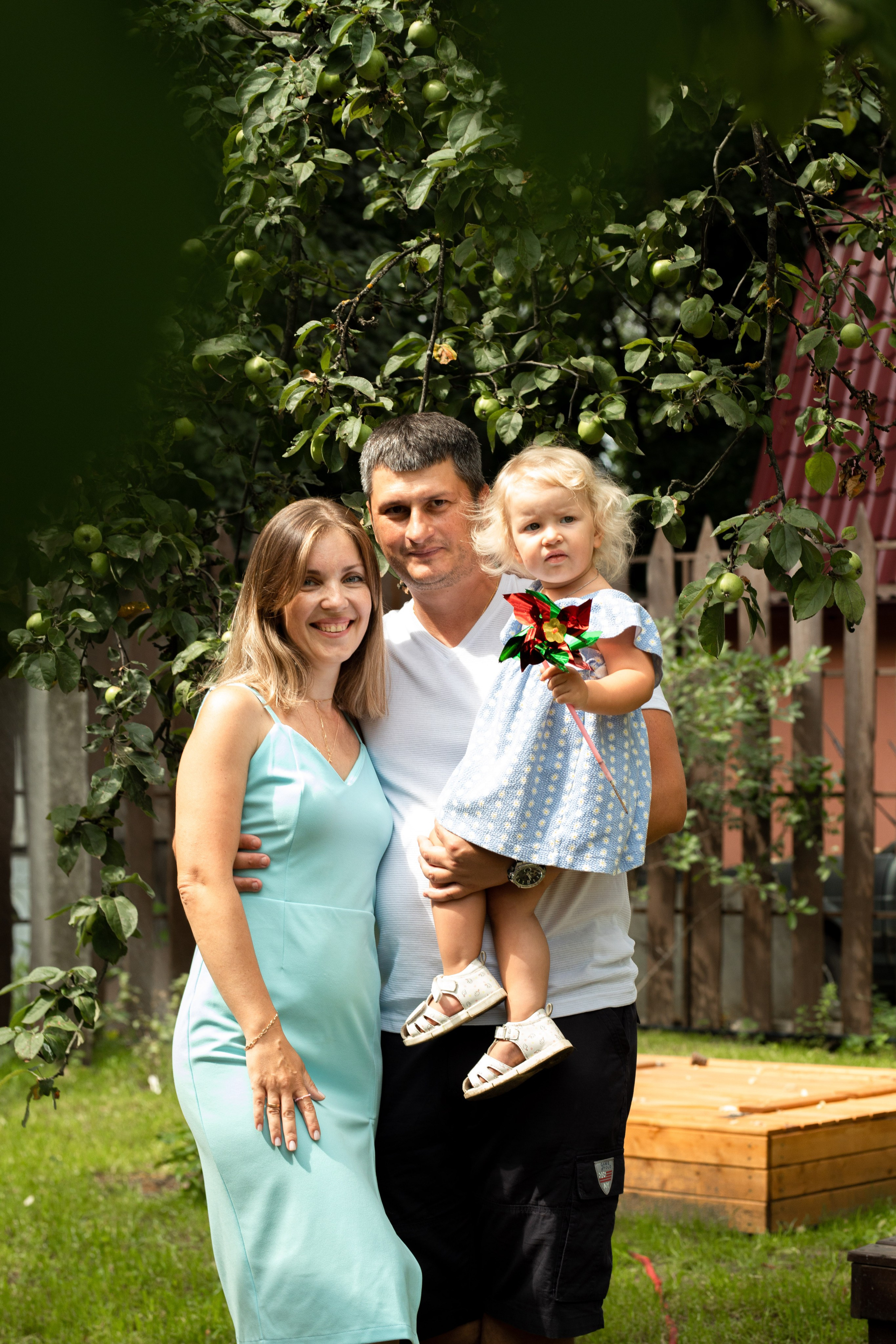 Семейная фотосессия на даче в Купавне. Фотограф в Железнодорожном и Балашихе