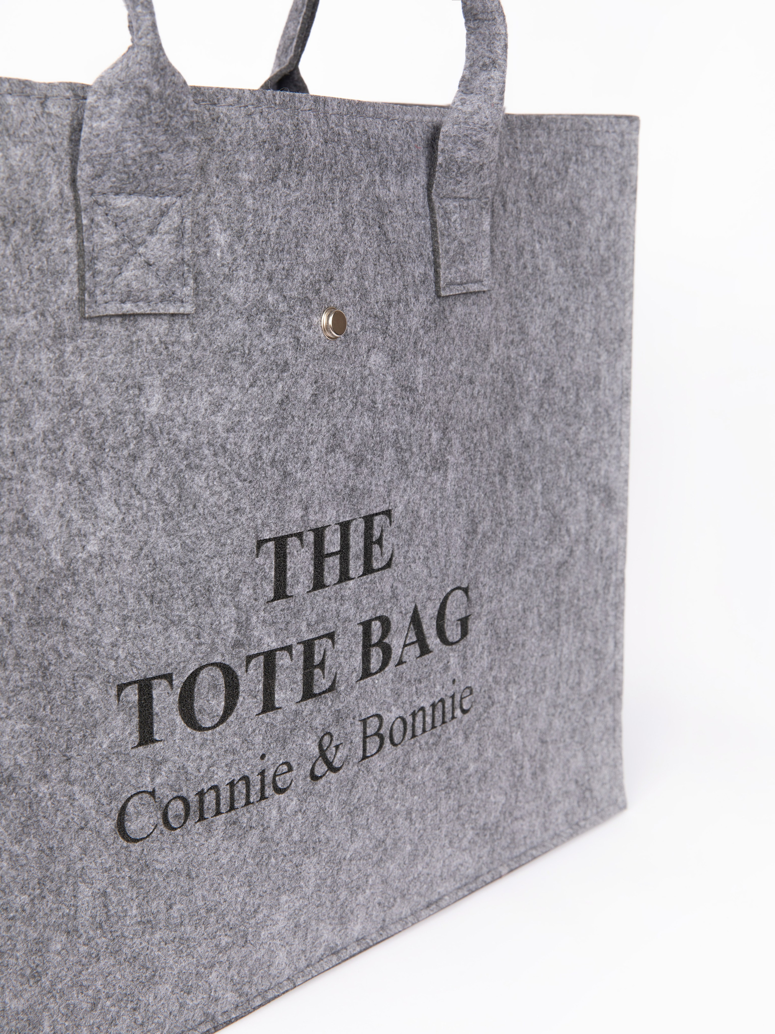 Женские сумки. Фотостудия предметной и модельной съёмки для маркетплейсов