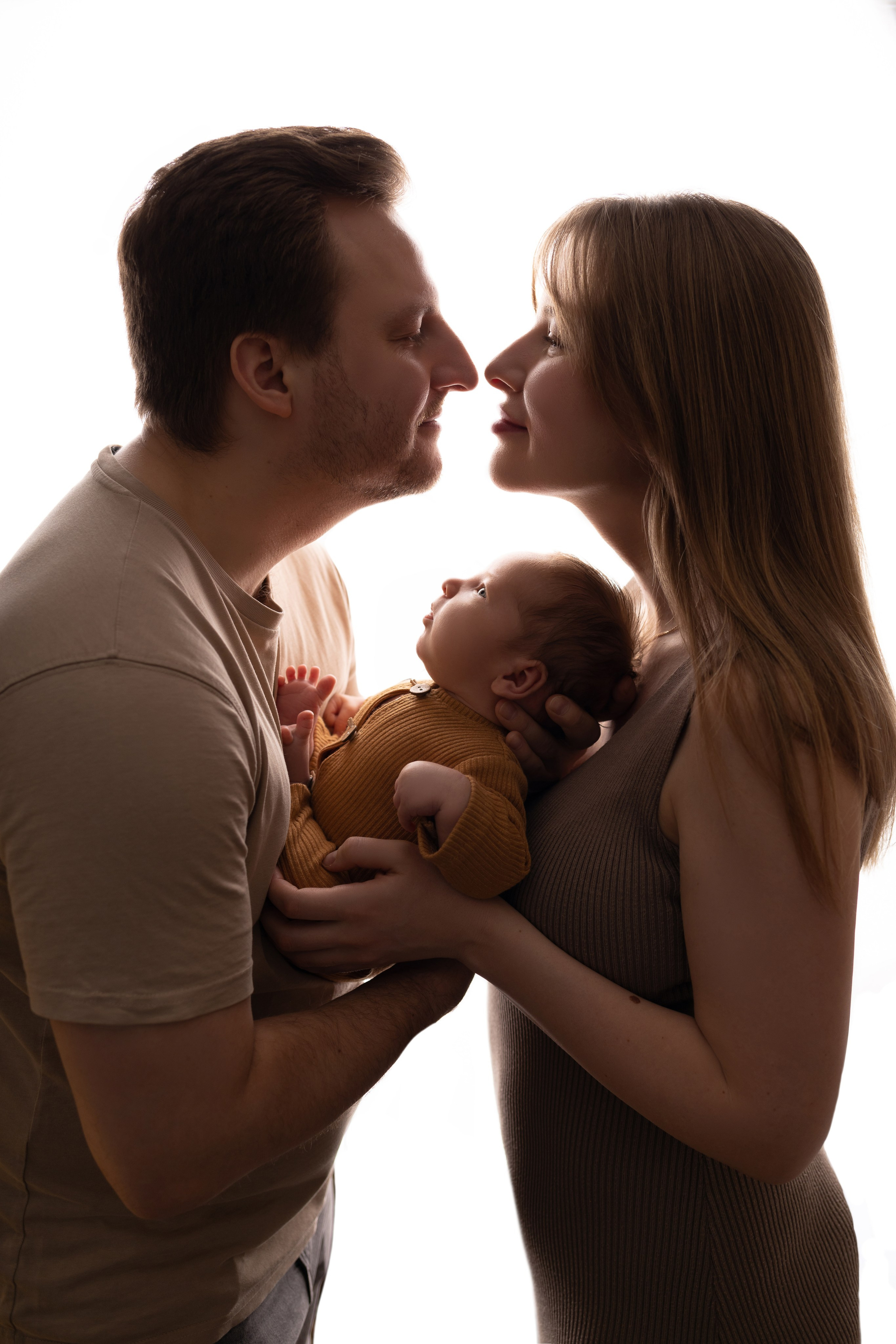 Newborn съемка в стиле Лайф. Фотограф новорожденных малышей в Омске и Омской области Эльвира Камаева