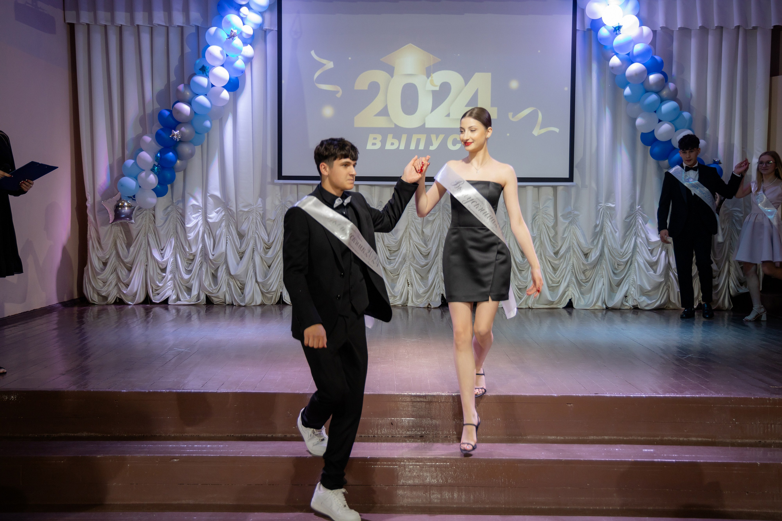 Школьный выпускной 2024 год в Соколе (Минск). Свадебный фотограф в Минске/Беларуси Сергей Спиридонов