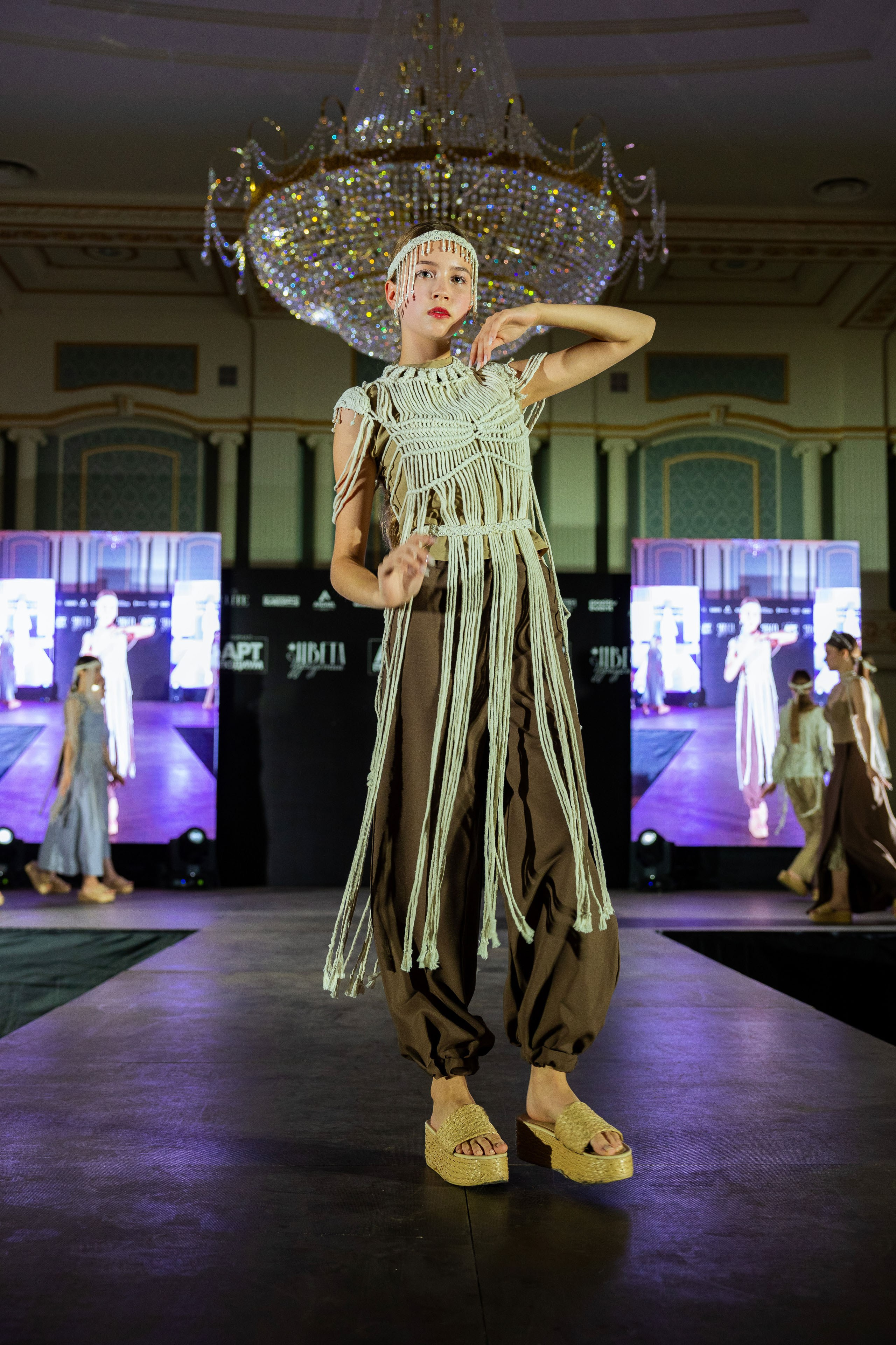 Арт-подиум «Цвета Удмуртии». Показ мод [25/10/24]. Фотограф Виноградов Константин