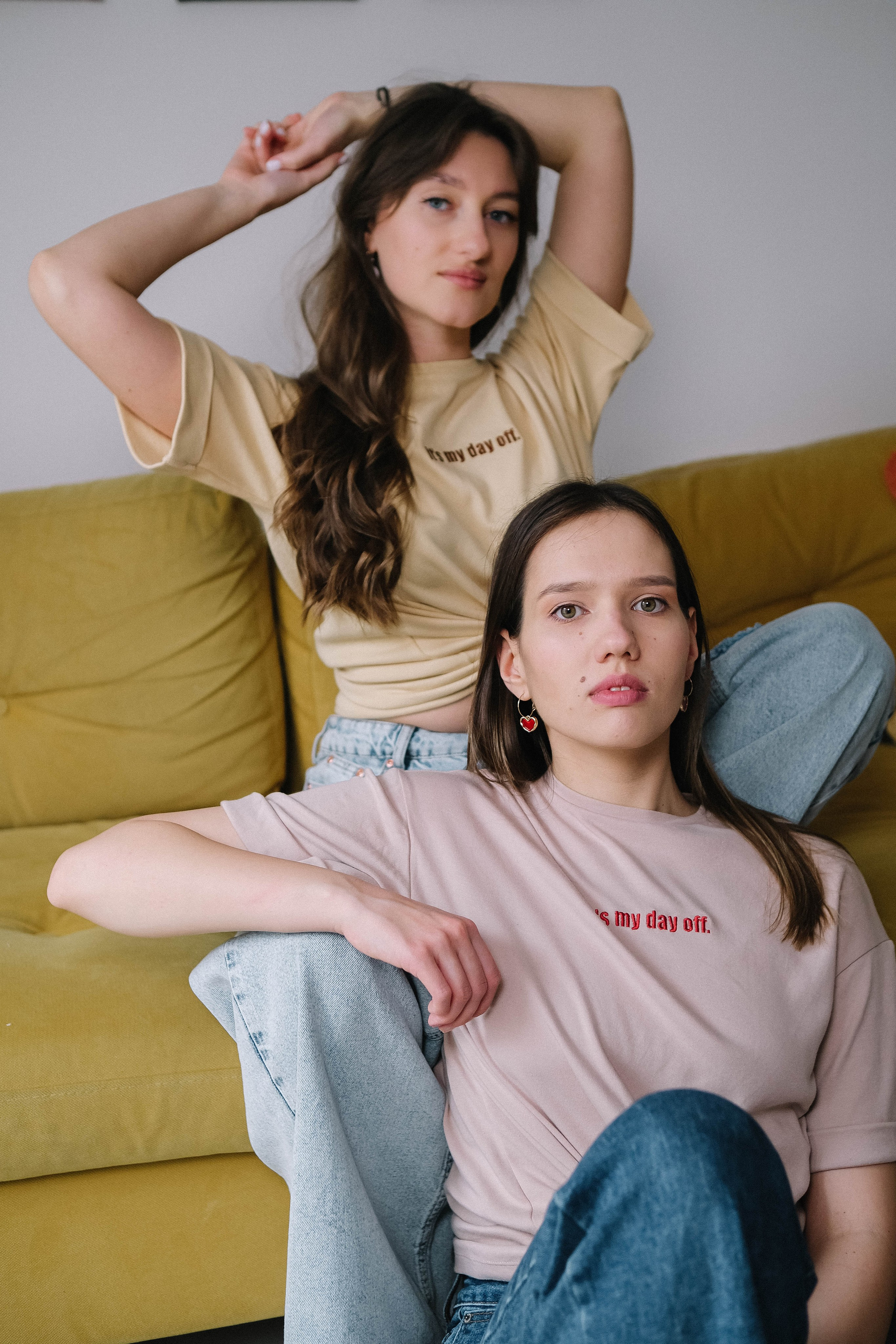 Подружки с малышом. Главная