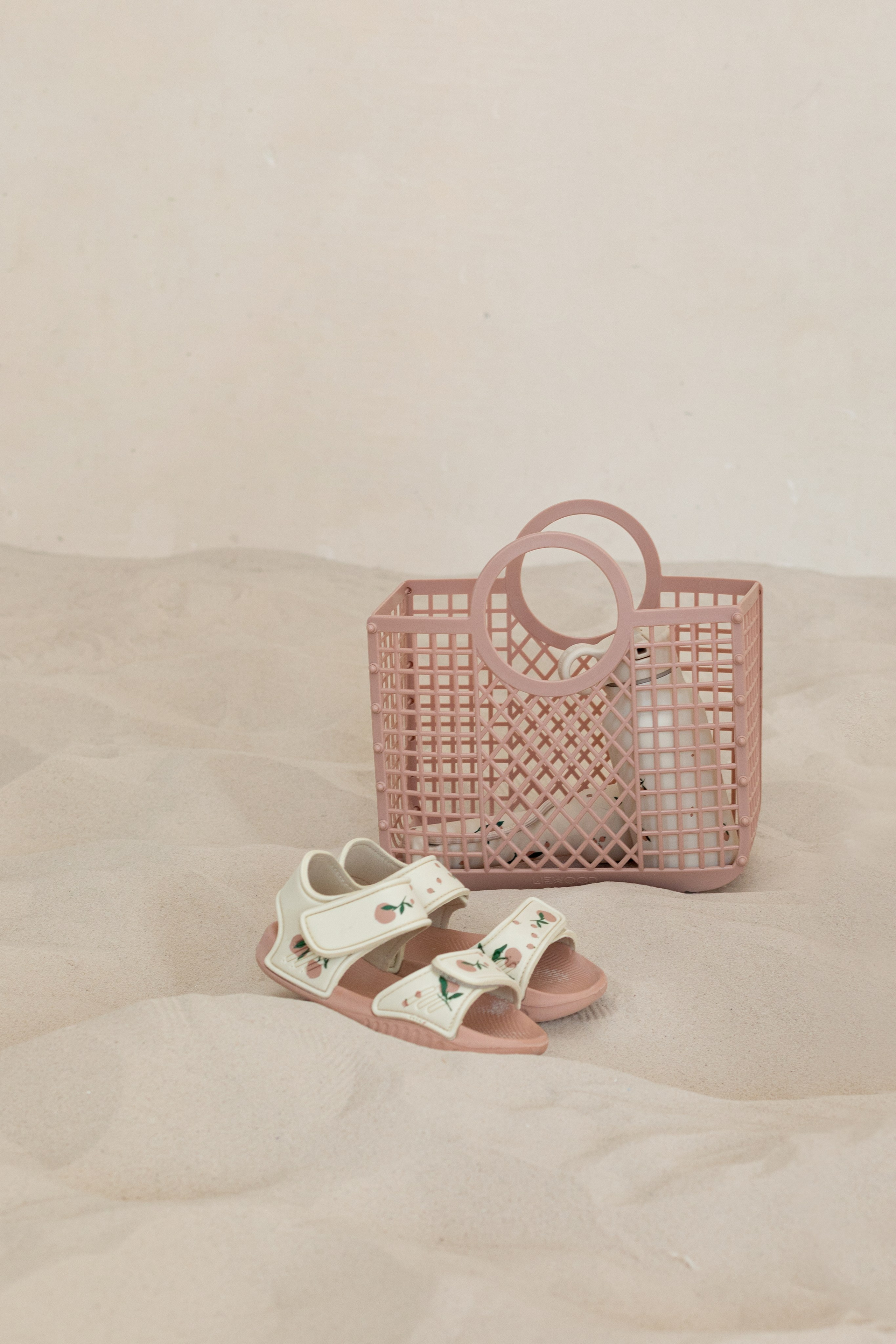 Фотосессия в песке для детского бренда. Детский и контент фотограф Надя Волкова Санкт-Петербург