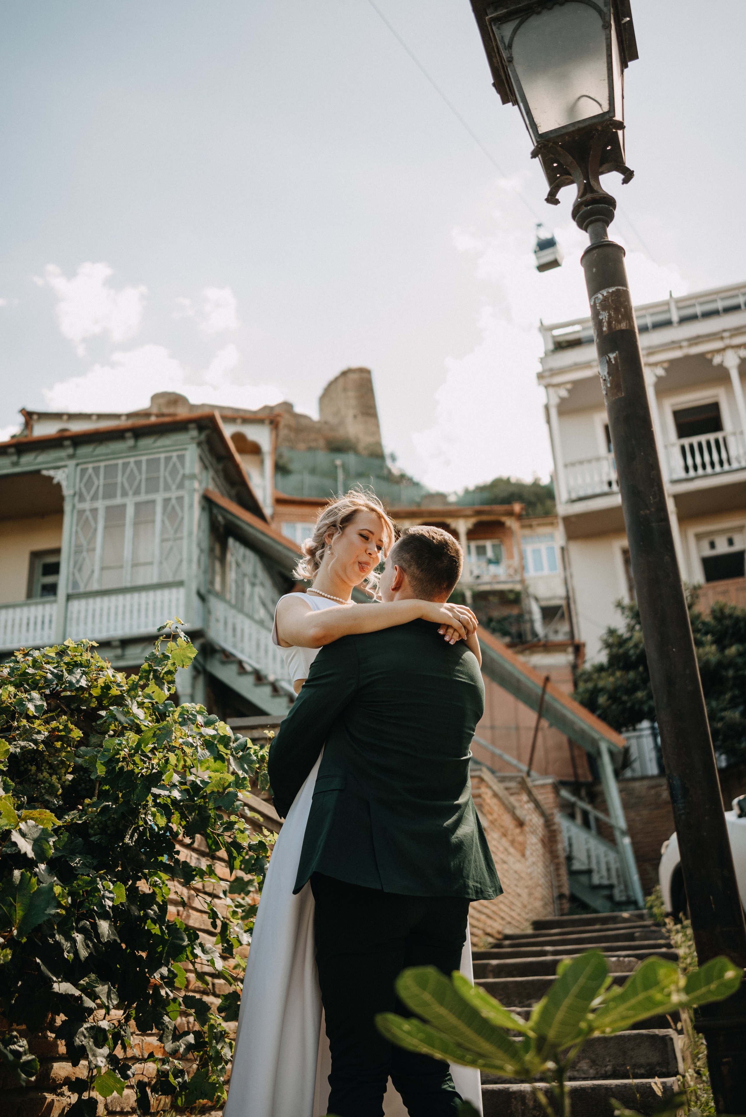 Свадебная прогулка Анны и Игоря. Портретный и свадебный фотограф в Тбилиси • xeniqo