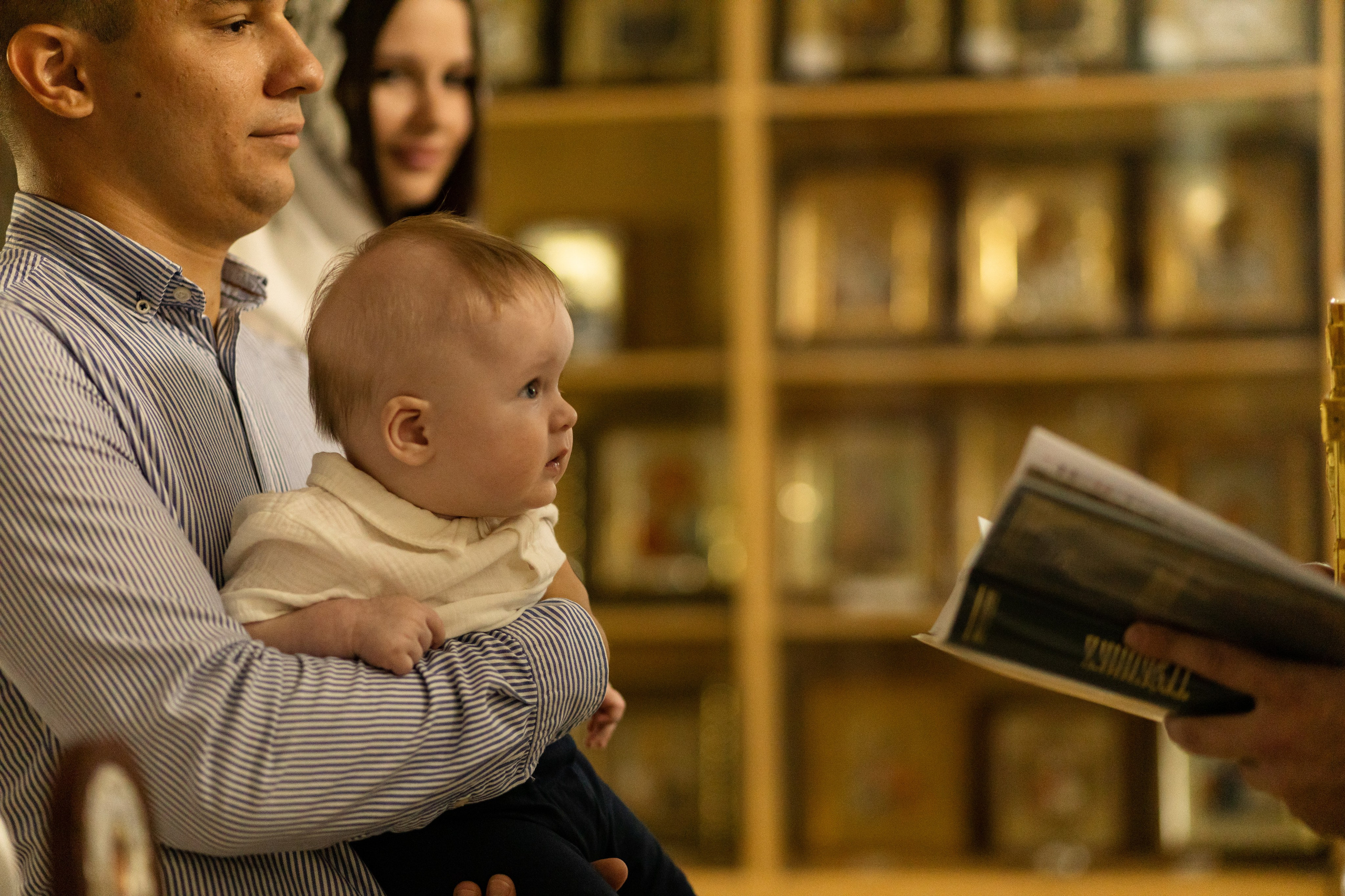 Таинство крещения Романа в Церкви Георгия Победоносца. Анастасия Безуглова- свадебный фотограф в Таганроге