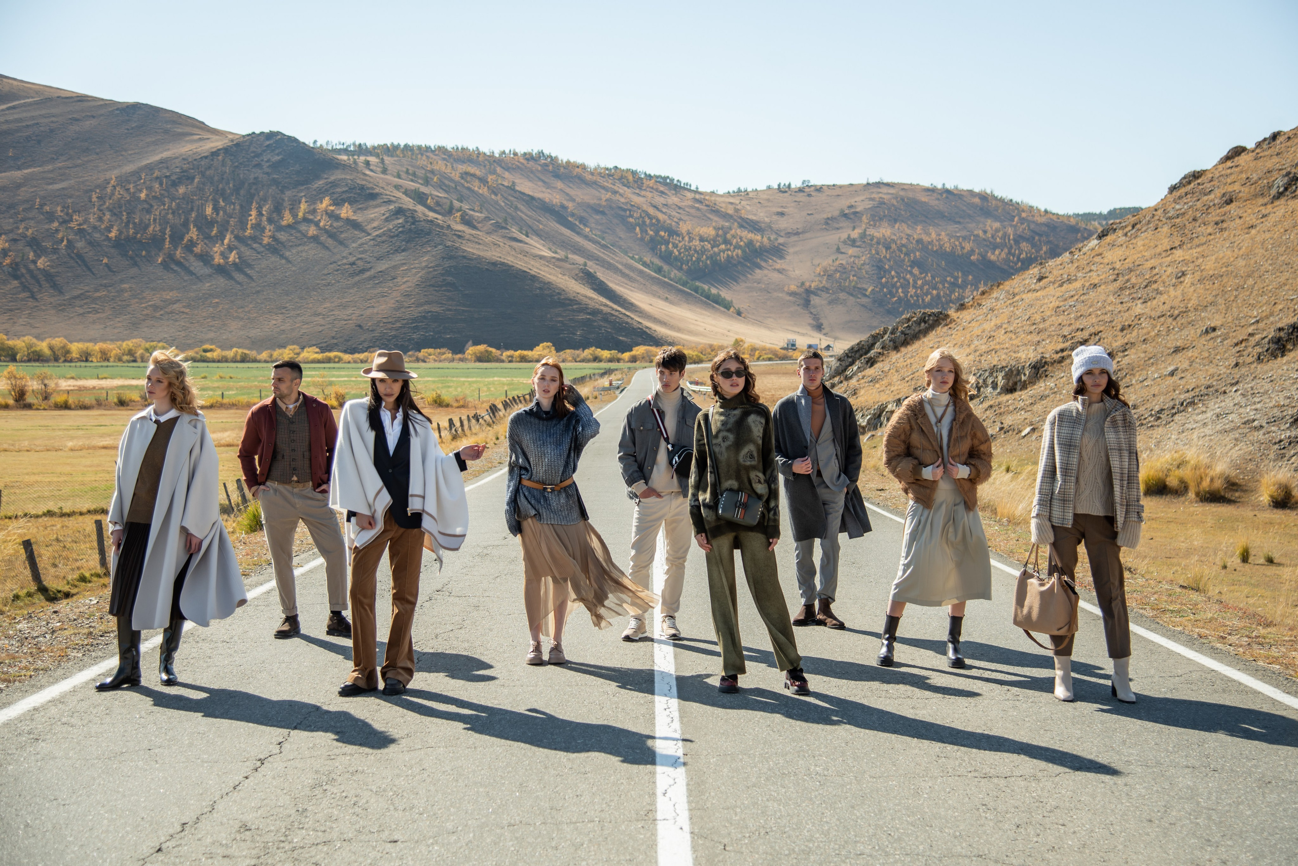 Съёмка одежды на Ольхоне. Занимаюсь профессиональной фотографией и живу рядом с Байкалом. Работаю в разных жанрах