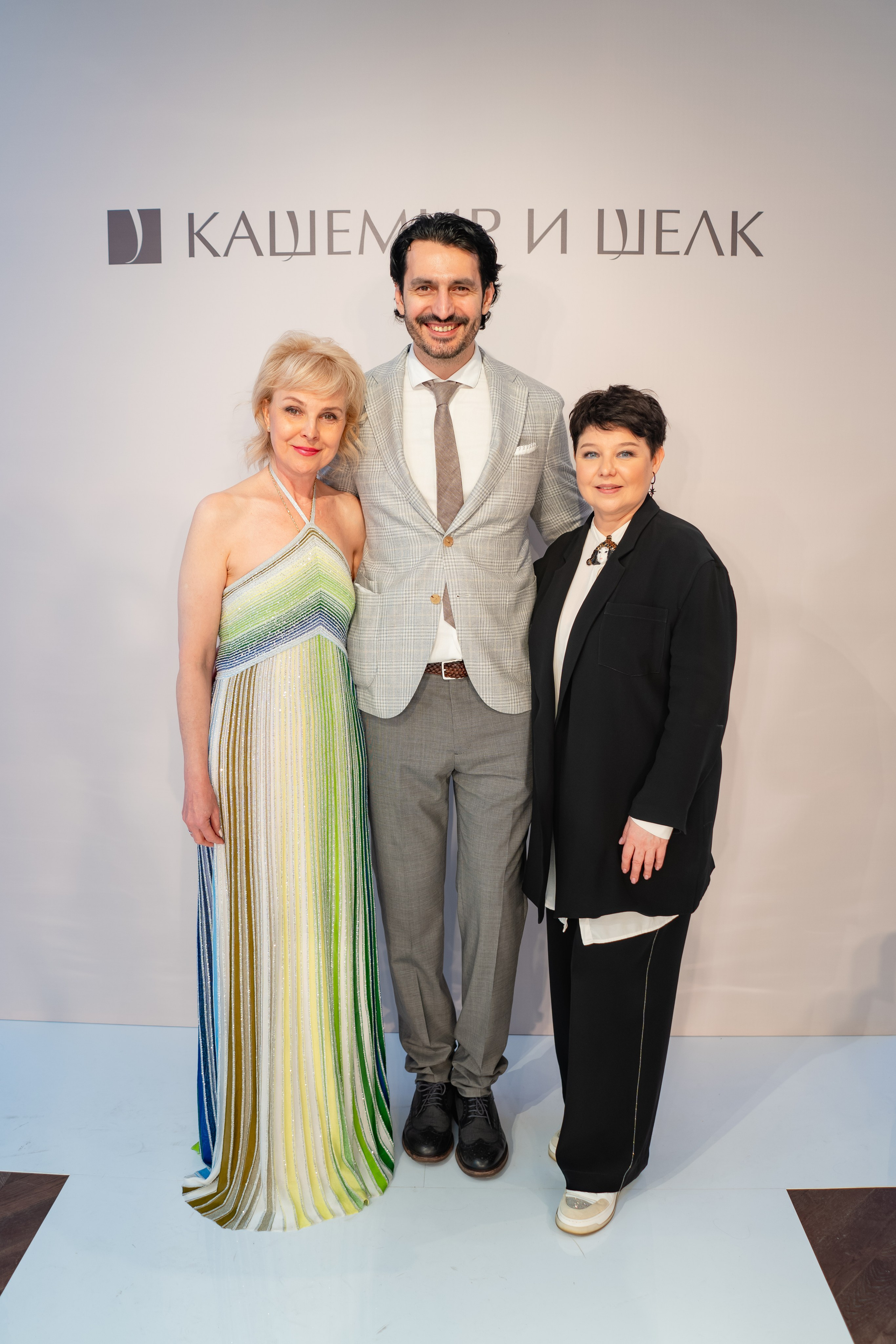 Модельный показ. Занимаюсь профессиональной фотографией и живу рядом с Байкалом. Работаю в разных жанрах