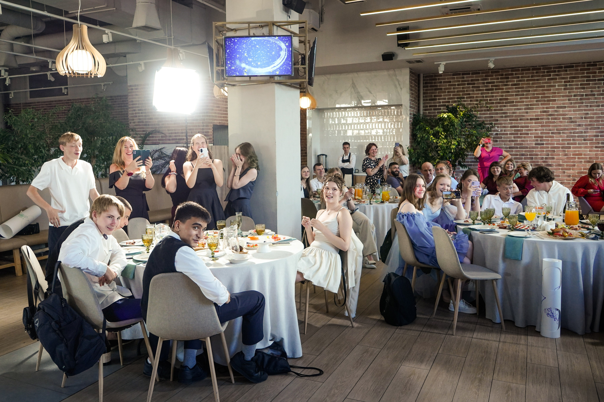 Выпускной вечер, гимназия № 40, 9 класс. Семейный и портретный фотограф в Екатеринбурге Анна Лобанова