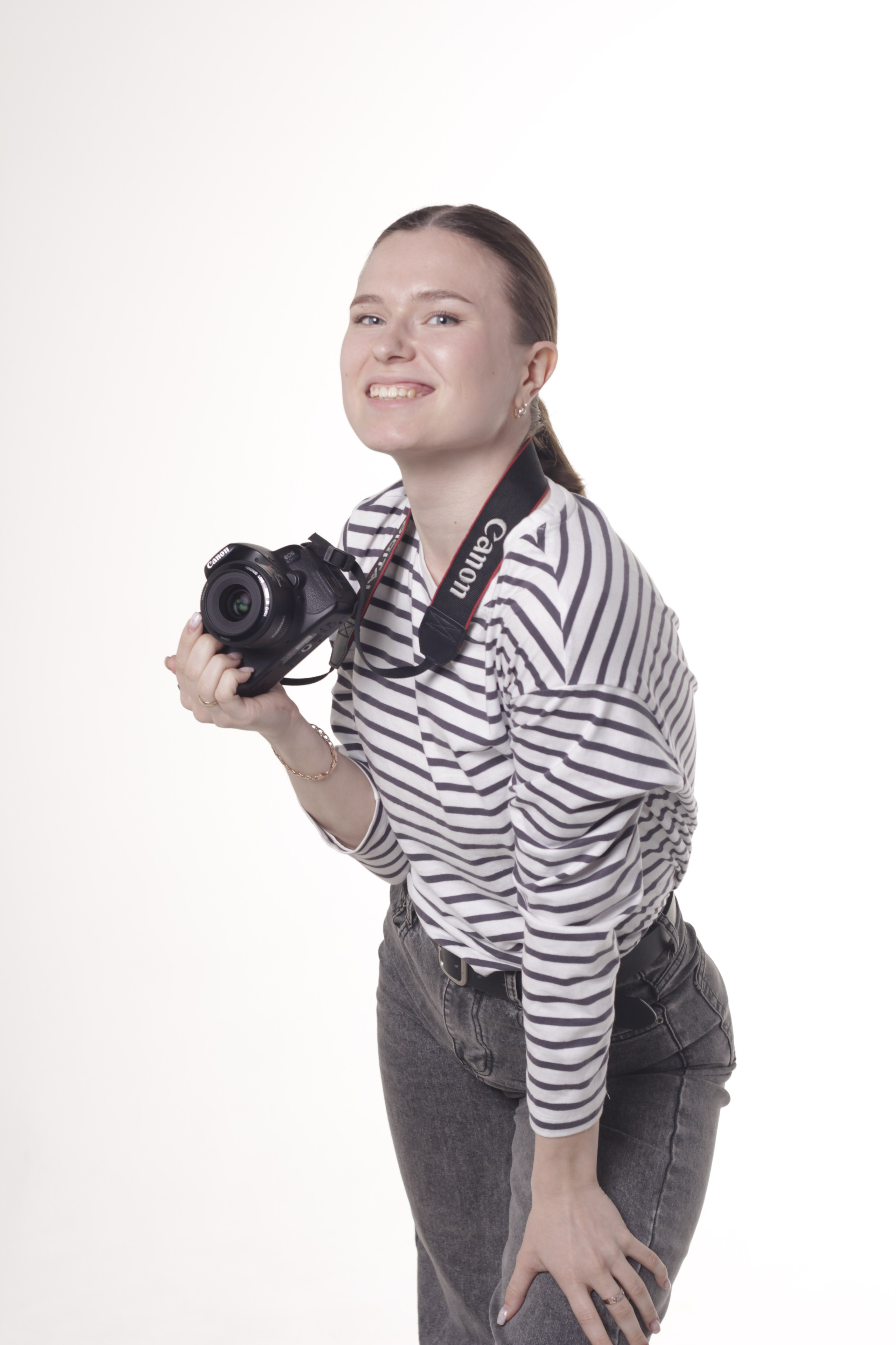 Полина с фотоаппаратом. Портретный фотограф в Москве и Московской области Гнутиков Сергей