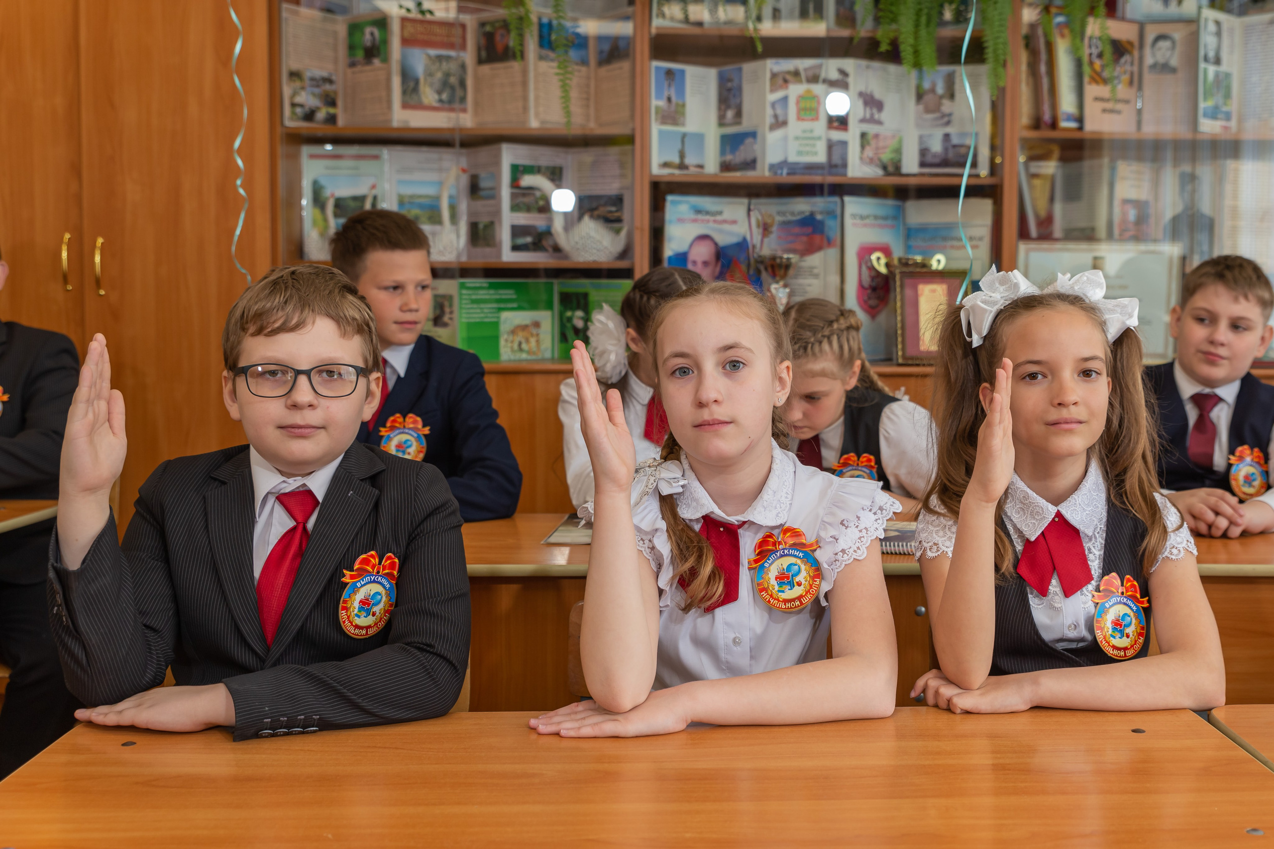 Фотосъемка выпуск 4 класс. Свадебный фотограф Марина Суворова и видеооператор Олег Петров