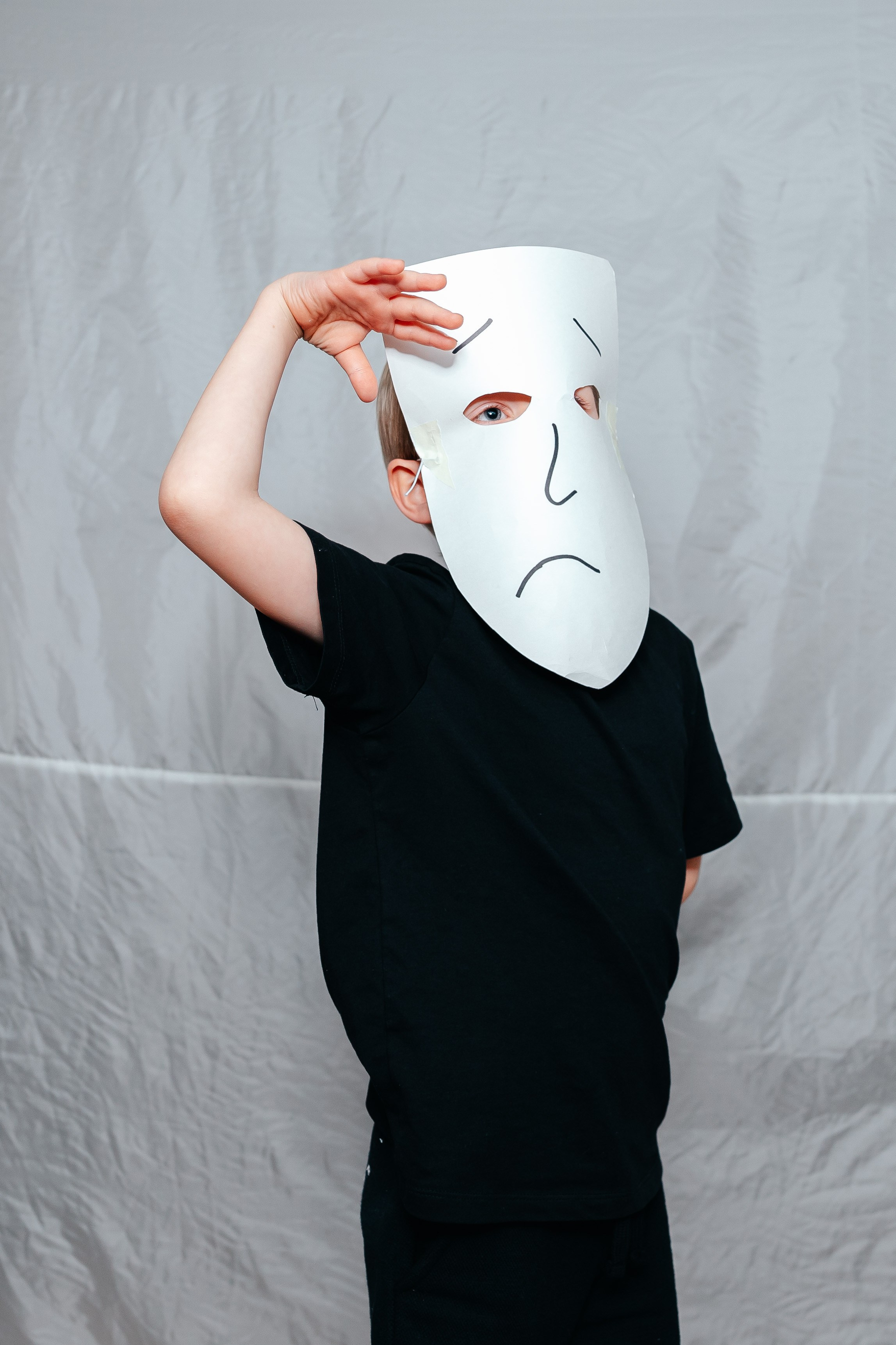 Новогодний утренник в Монтессори-школе. Семейный lifestyle фотограф в Санкт-Петербурге Людмила Пахомова