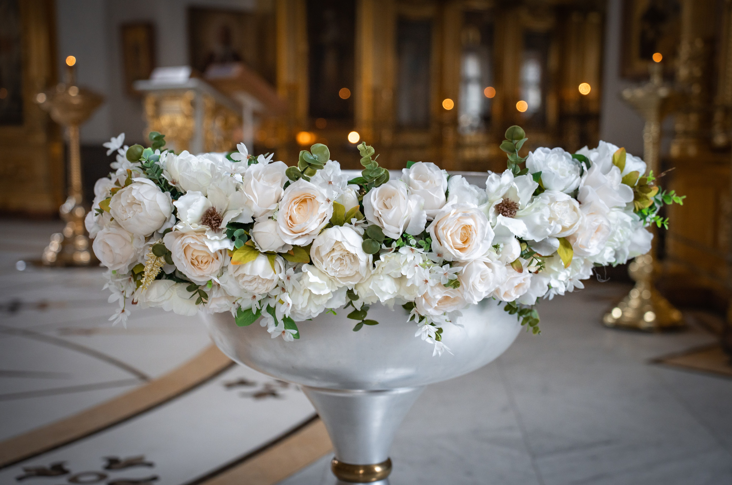 Украшение купели цветами в Туле. Фотограф на Крещение и Венчание в Туле, детский и семейный фотограф