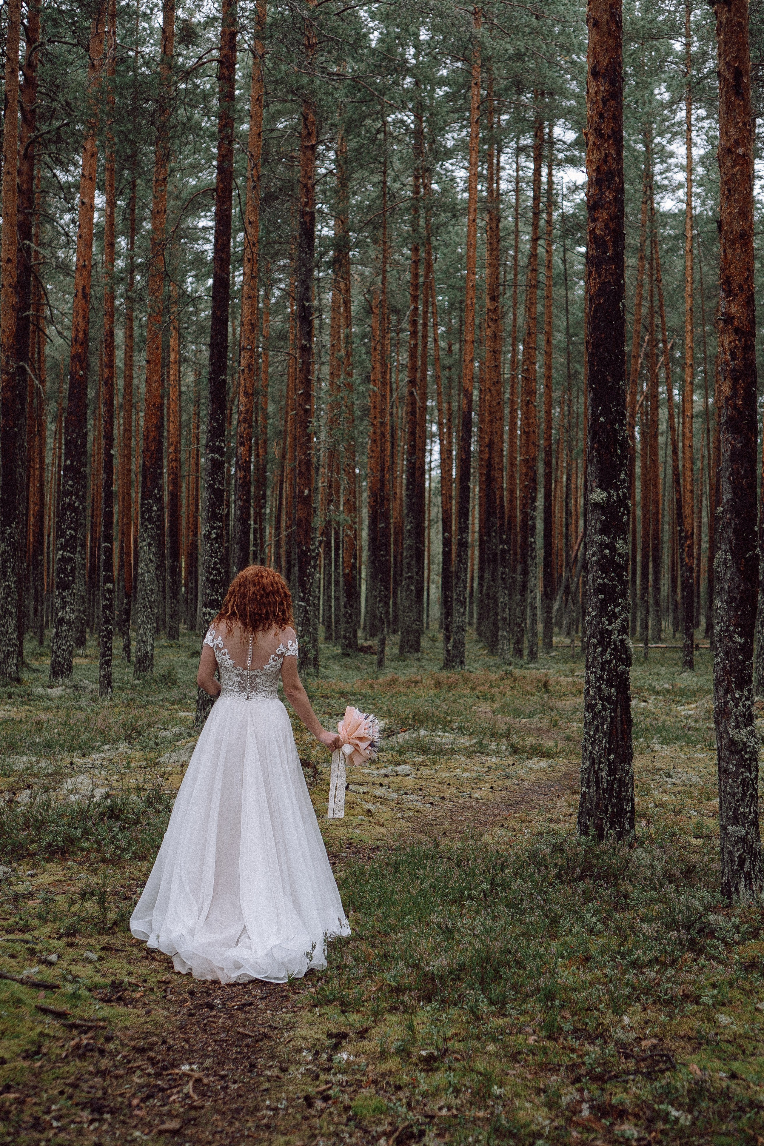 СВАДЕБНАЯ ФОТОСЕССИИЯ ПАРЫ В ГОРОДЕ ПРИОЗЕРСК В СОСНОВОМ ЛЕСУ И С ПИКАПОМ. Профессиональный фотограф, Санкт-Петербург — Виктория Богомолова