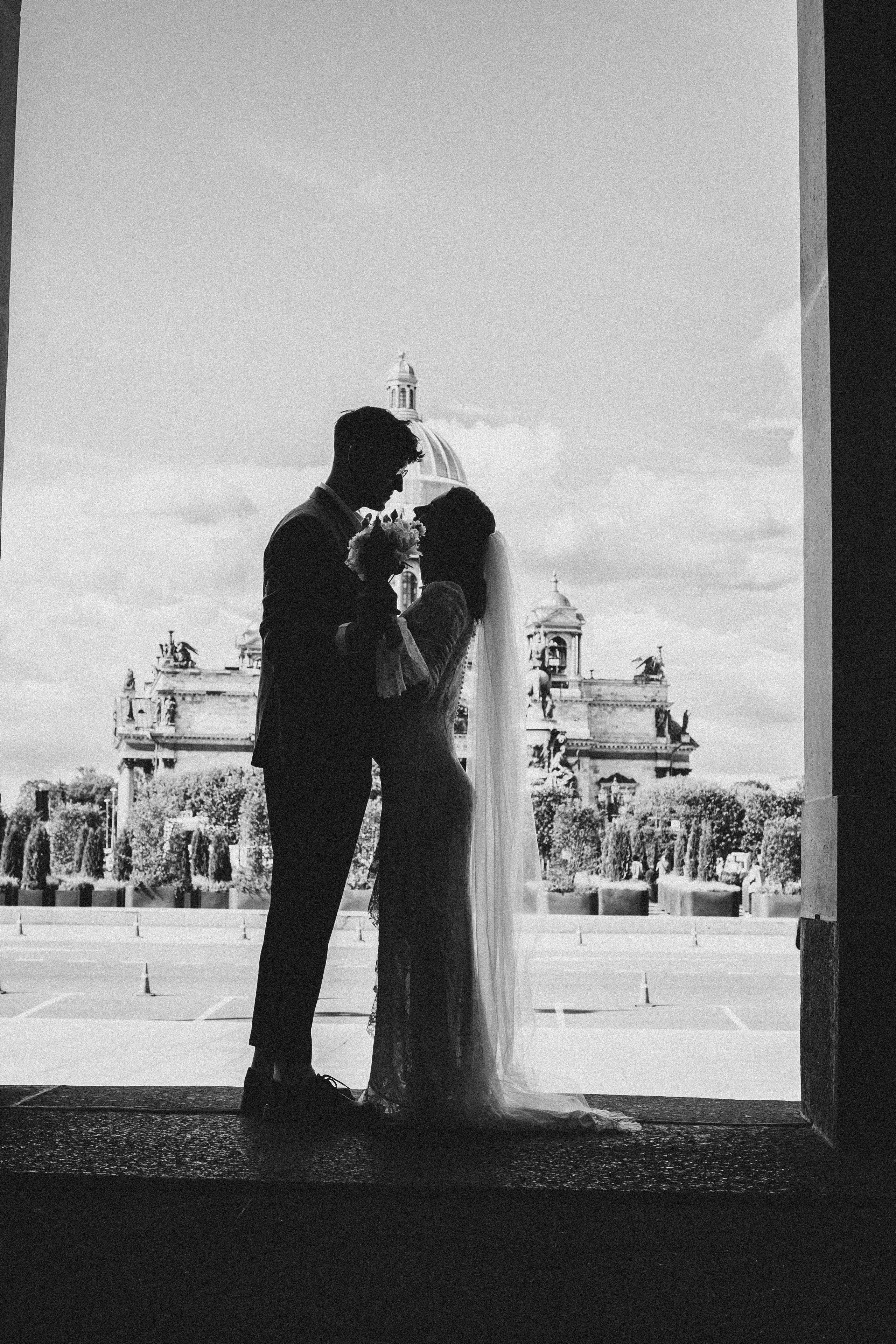 СВАДЕБНАЯ ПРОГУЛКА ВОЗЕ ИСАИКЕВСКОГО СОБОРА АСТОРИИ И ЗАКОНОДАЛЕТНОГО СОБРАНИЯ. Профессиональный фотограф, Санкт-Петербург — Виктория Богомолова