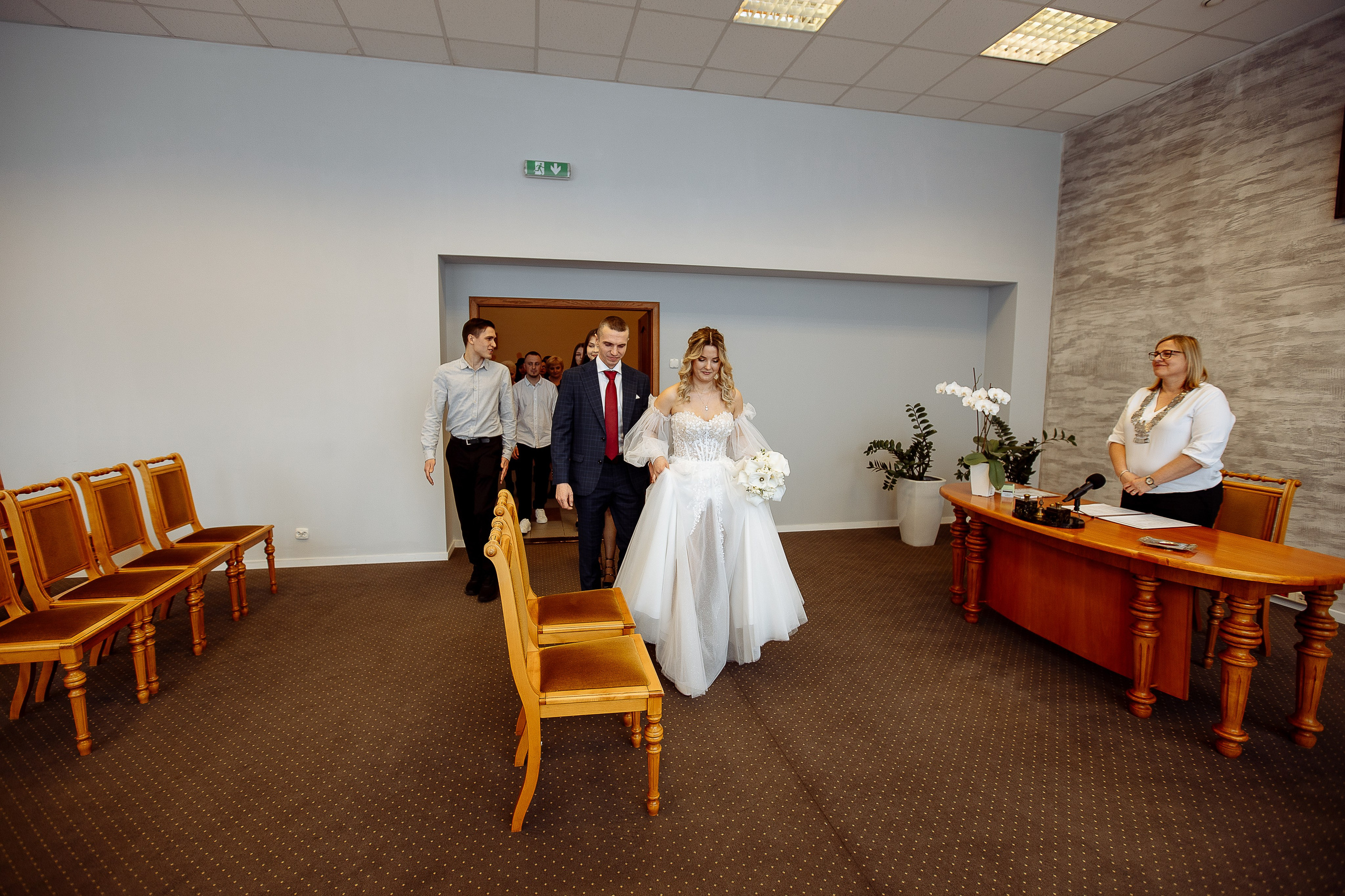 Ślubna sesja zdjęciowa w Muzeum. Свадебный фотограф Варшава Лодзь Польша Елена Юцова