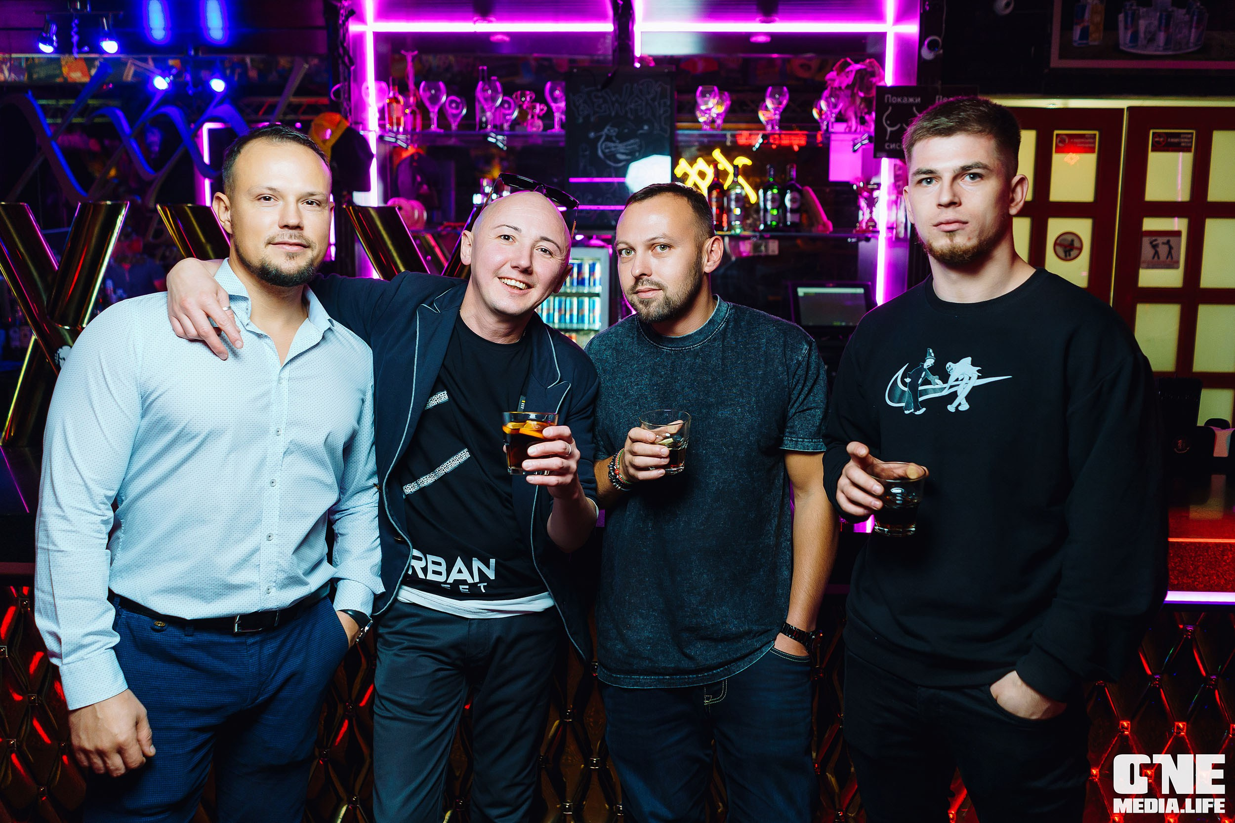 Фоторепортаж из бара XxxX. One Media Life: фоторепортажи, фотоотчеты с мероприятий и заведений