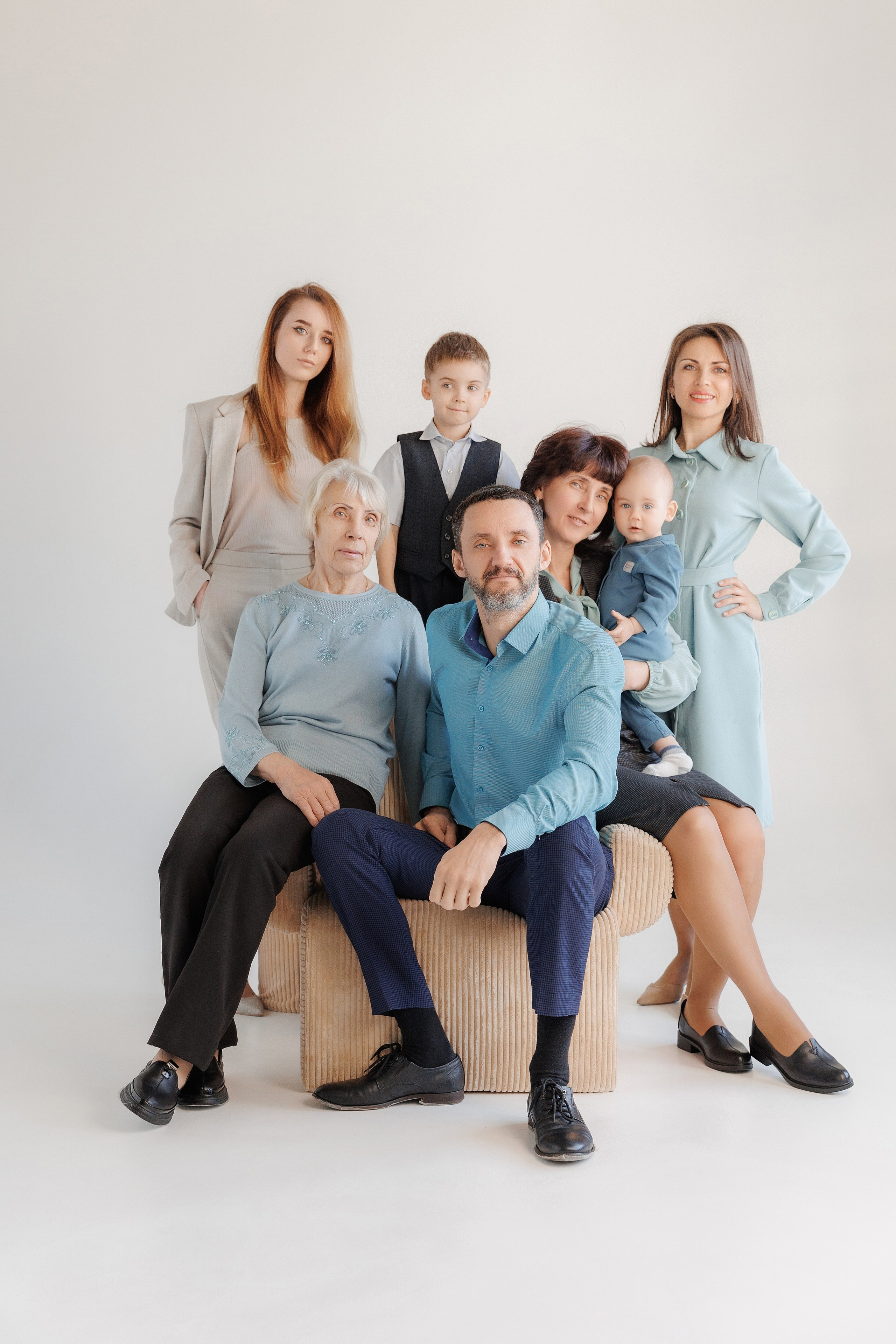 Катя с семьей. Фотограф женского портрета, беременности и материнства Харькова Елена