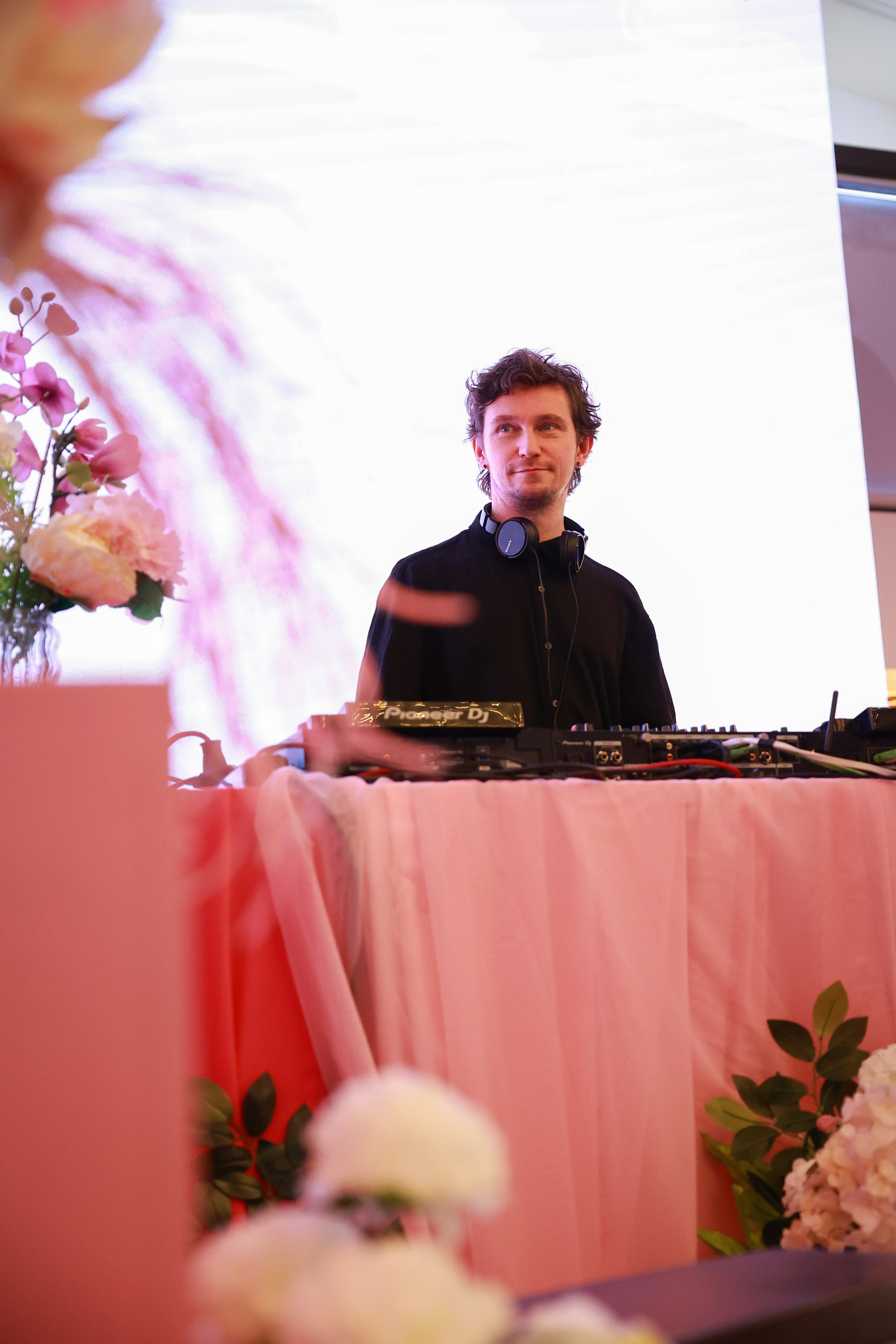 7–8 марта 2025 в пространстве «Три вокзала. Депо» / День 1 / фото Саша Жукова. Фотоотчеты «Ламбада-маркета»